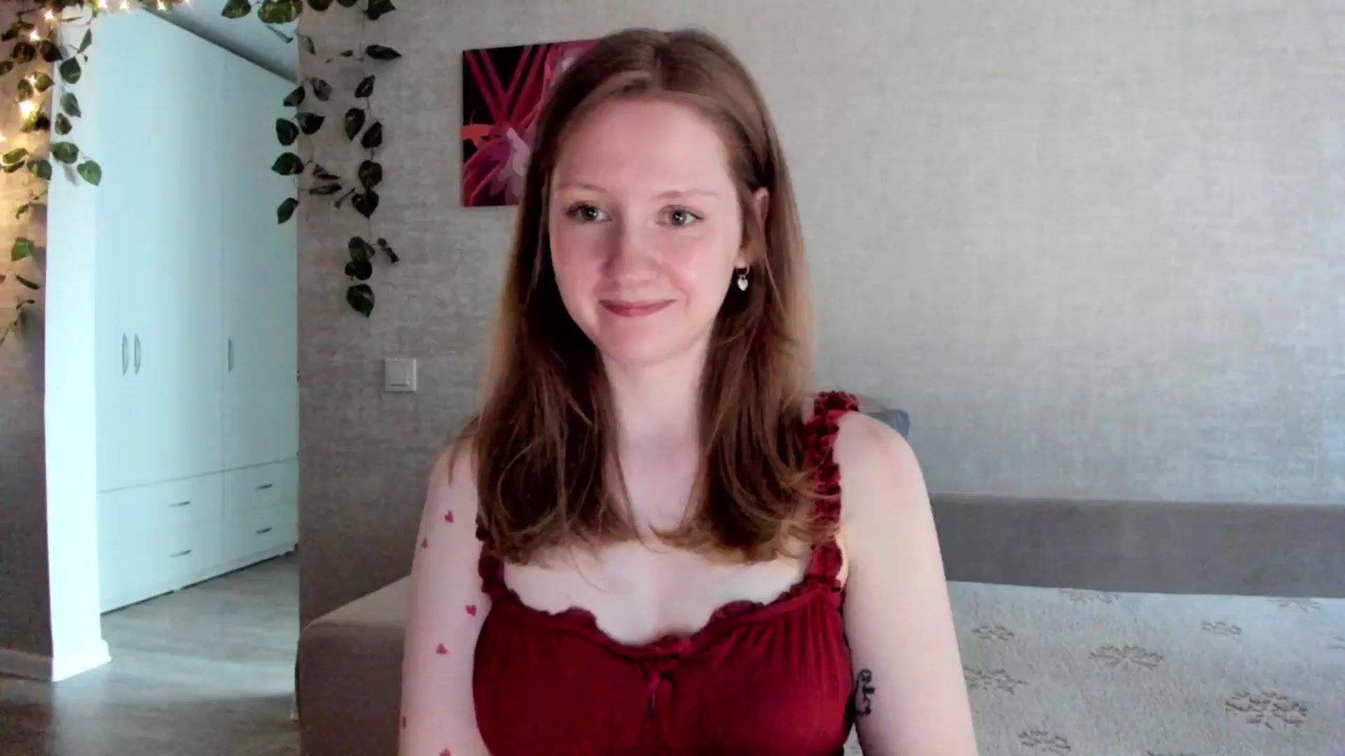 Gallery image thumbnail from girlyAlicey's myfreecams stream on, 05/16/2025, 04:39 image 17 of 20