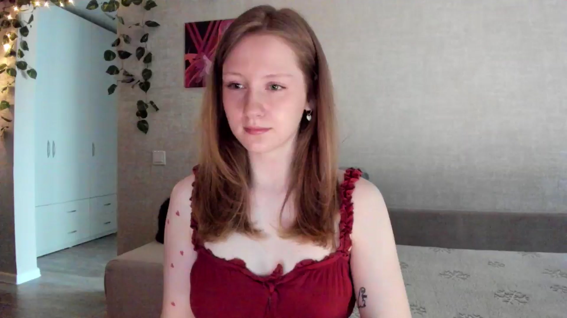 Gallery image thumbnail from girlyAlicey's myfreecams stream on, 05/16/2025, 04:39 image 2 of 20