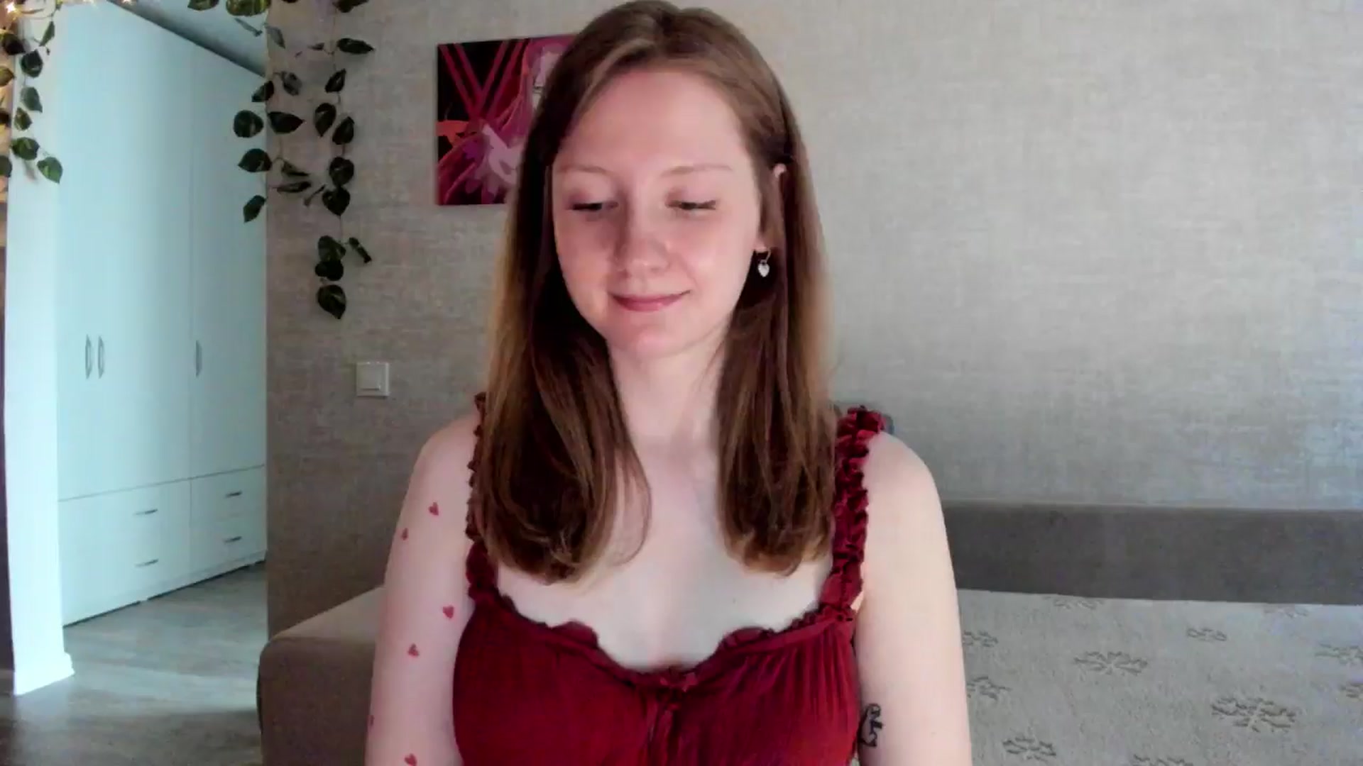 Gallery image thumbnail from girlyAlicey's myfreecams stream on, 05/16/2025, 04:39 image 11 of 20