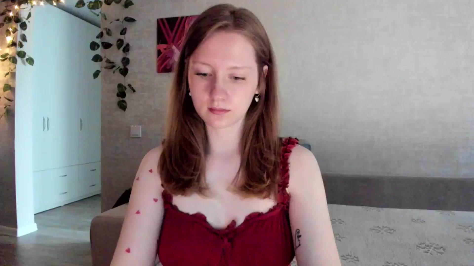 Gallery image thumbnail from girlyAlicey's myfreecams stream on, 05/16/2025, 04:39 image 7 of 20