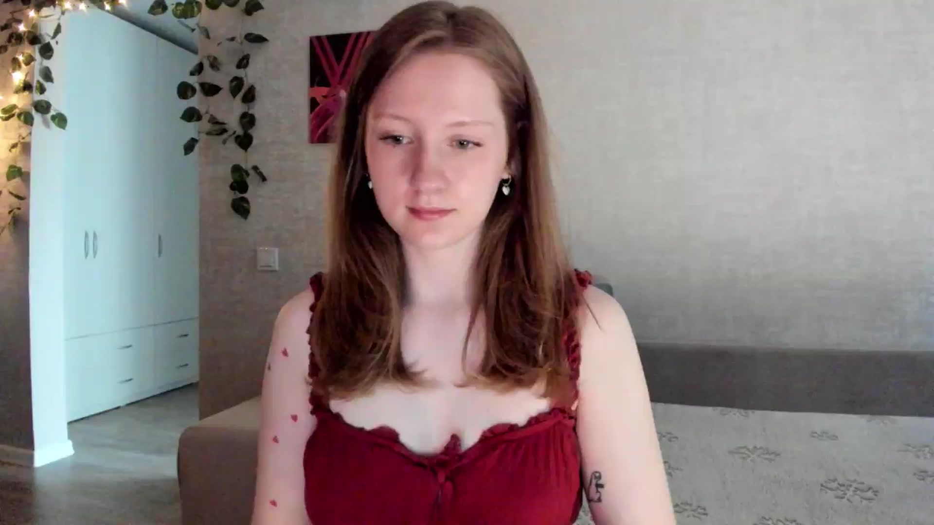 Gallery image thumbnail from girlyAlicey's myfreecams stream on, 05/16/2025, 04:39 image 4 of 20