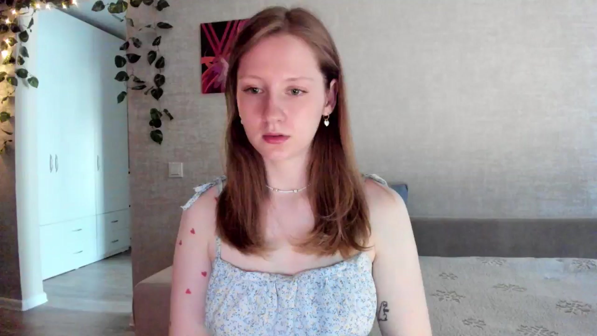 Gallery image thumbnail from girlyAlicey's myfreecams stream on, 05/18/2025, 04:18 image 5 of 20