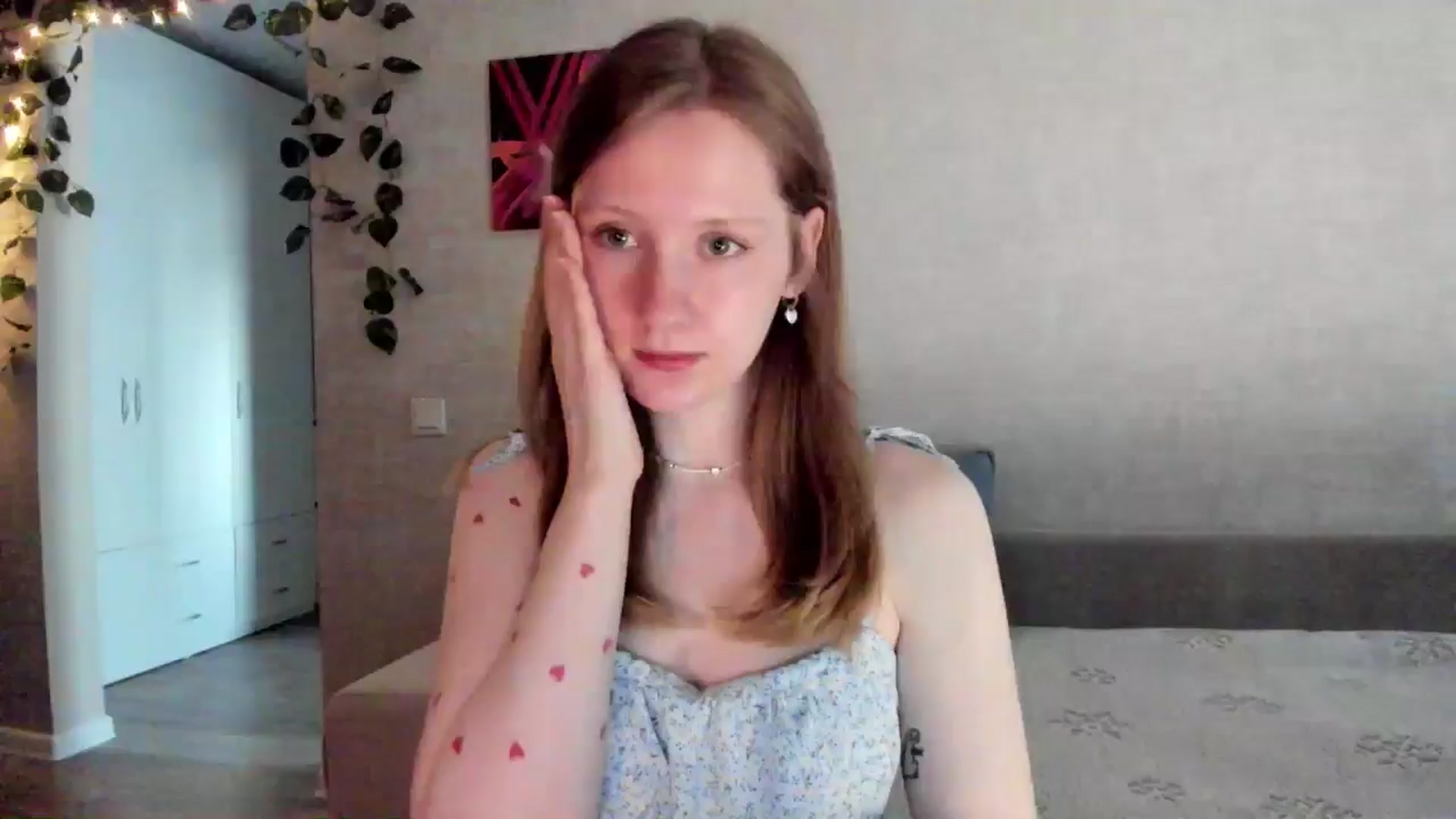 Gallery image thumbnail from girlyAlicey's myfreecams stream on, 05/18/2025, 04:18 image 1 of 20