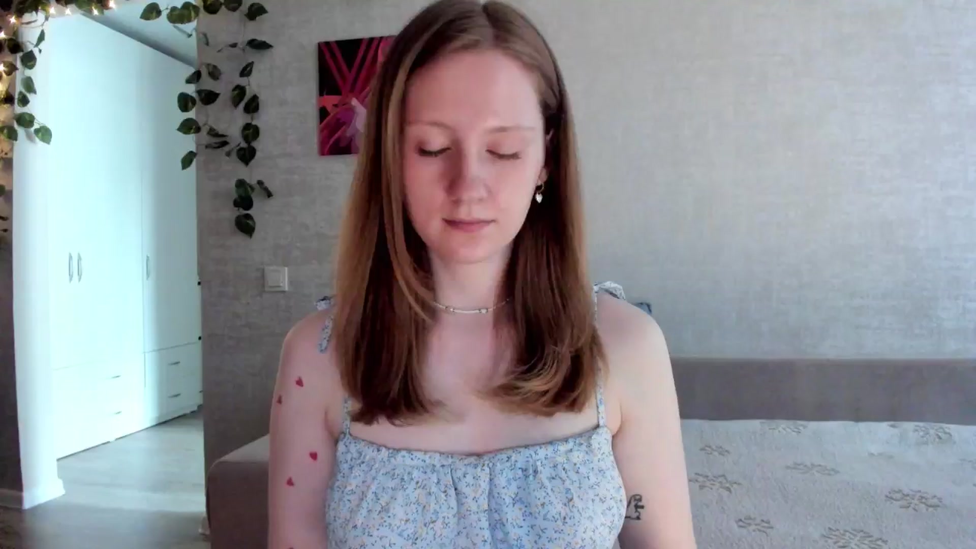 Gallery image thumbnail from girlyAlicey's myfreecams stream on, 05/18/2025, 04:18 image 20 of 20