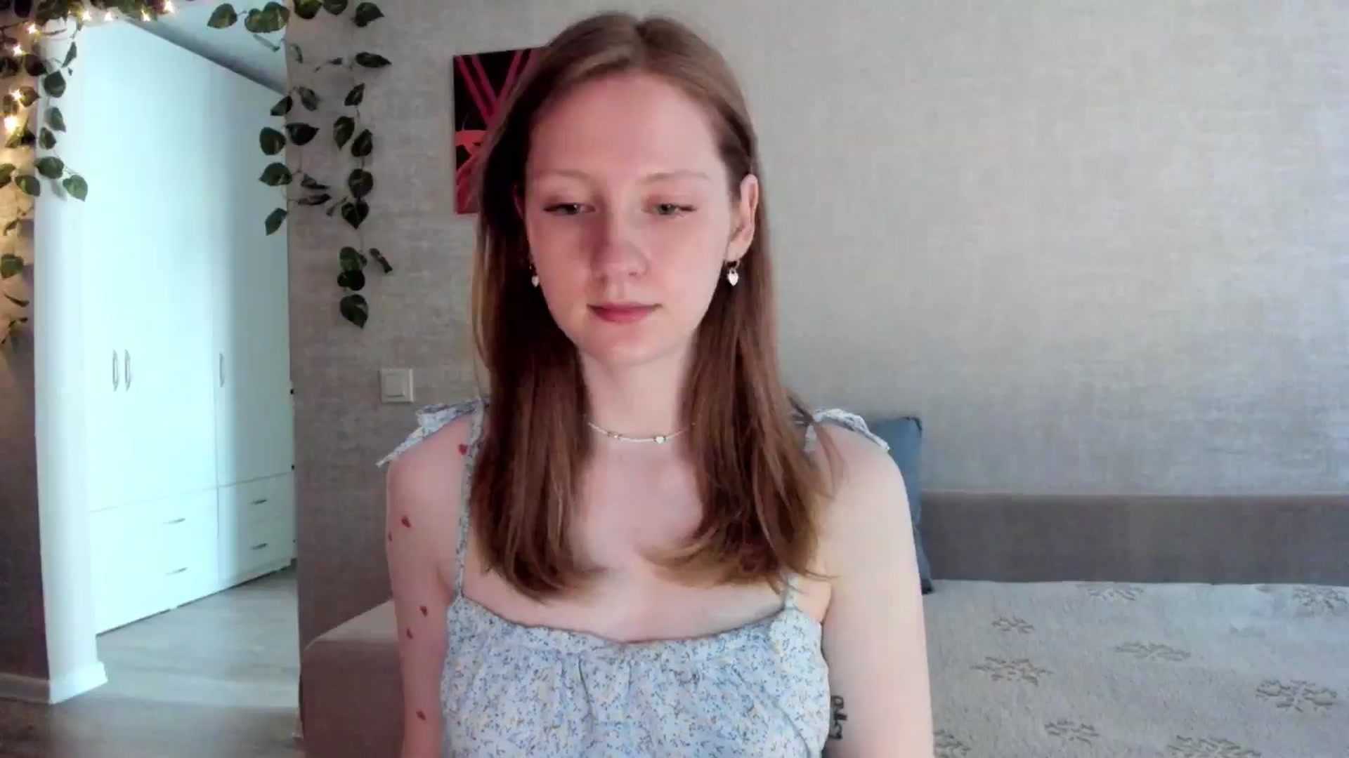 Gallery image thumbnail from girlyAlicey's myfreecams stream on, 05/18/2025, 04:18 image 8 of 20