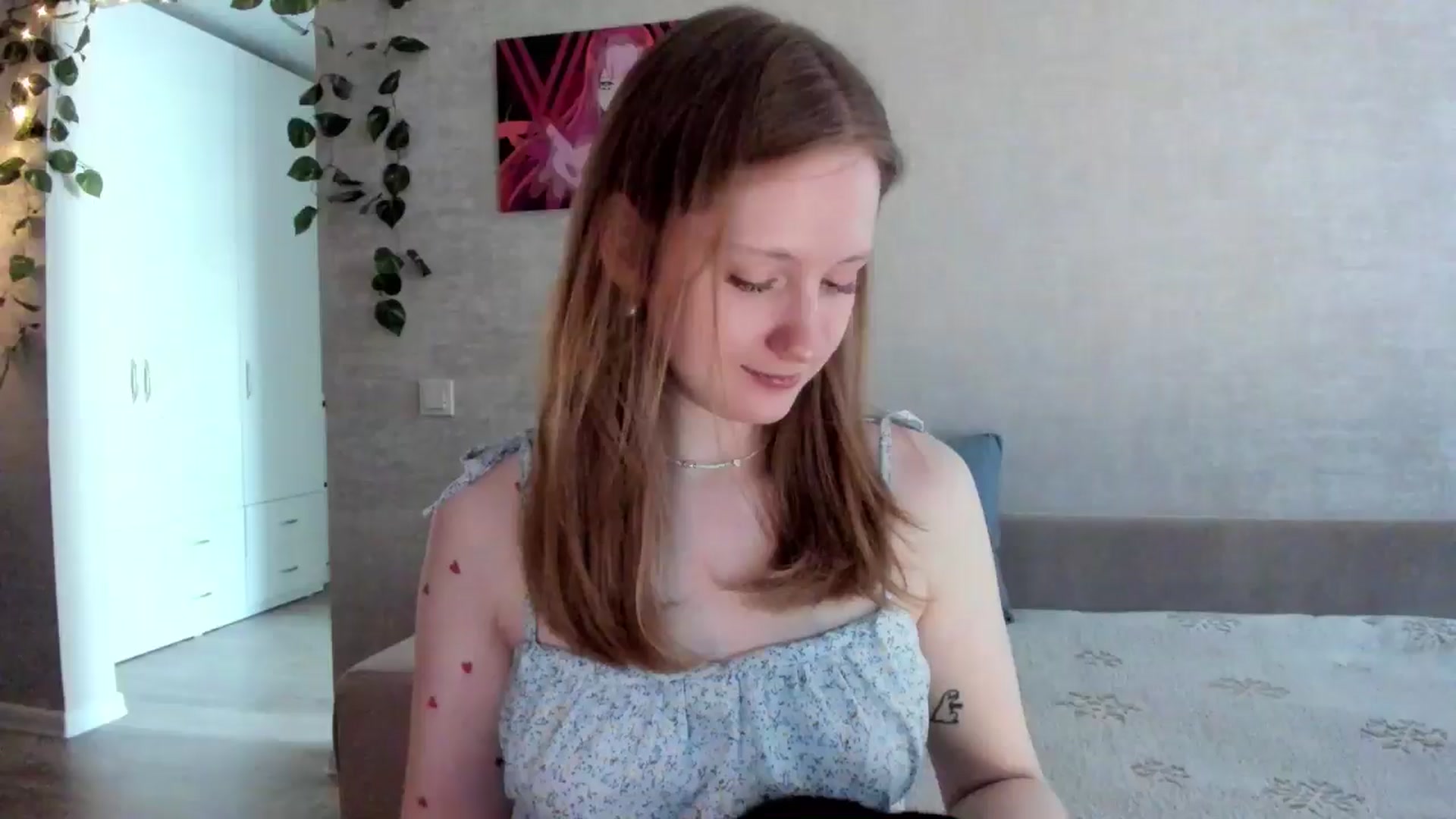 Gallery image thumbnail from girlyAlicey's myfreecams stream on, 05/18/2025, 04:18 image 10 of 20