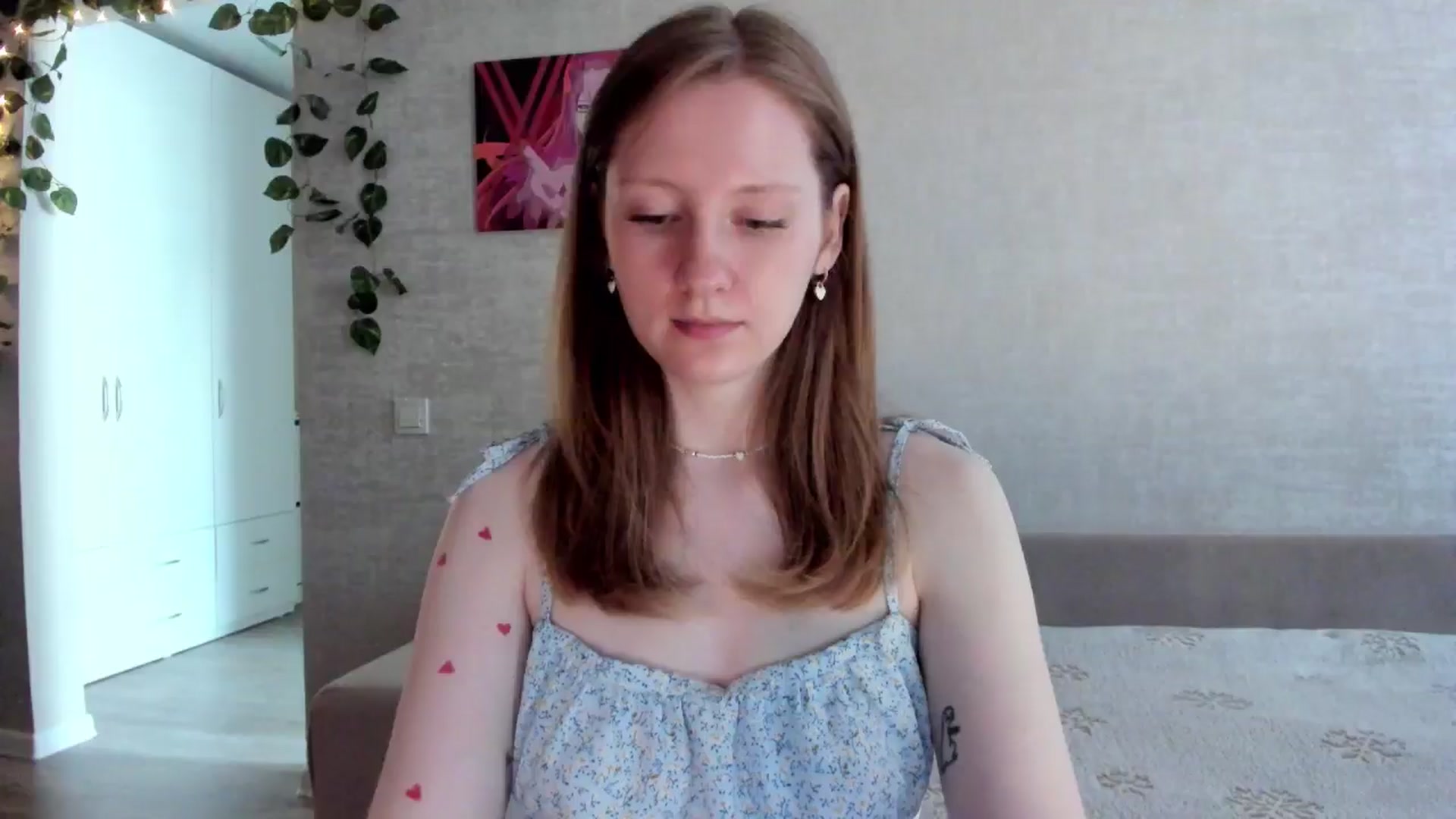Gallery image thumbnail from girlyAlicey's myfreecams stream on, 05/18/2025, 04:18 image 15 of 20