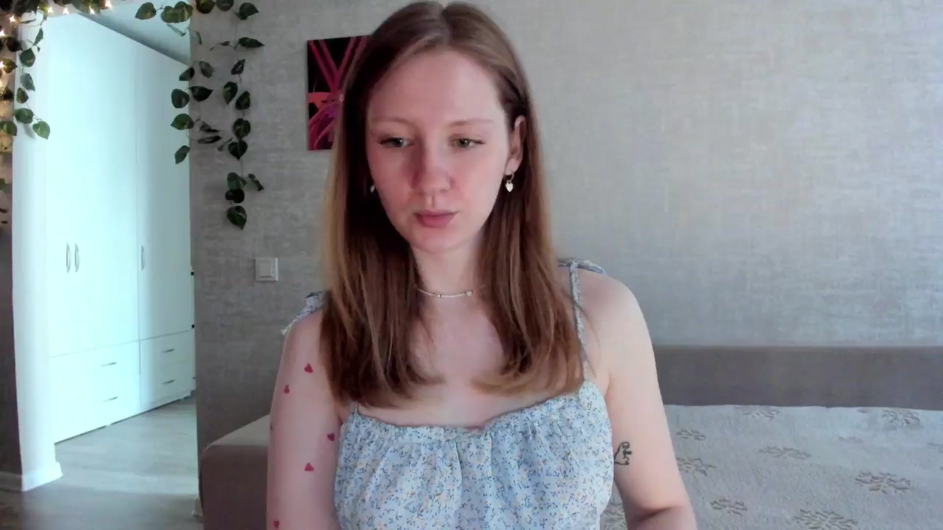 Gallery image thumbnail from girlyAlicey's myfreecams stream on, 05/18/2025, 04:18 image 14 of 20