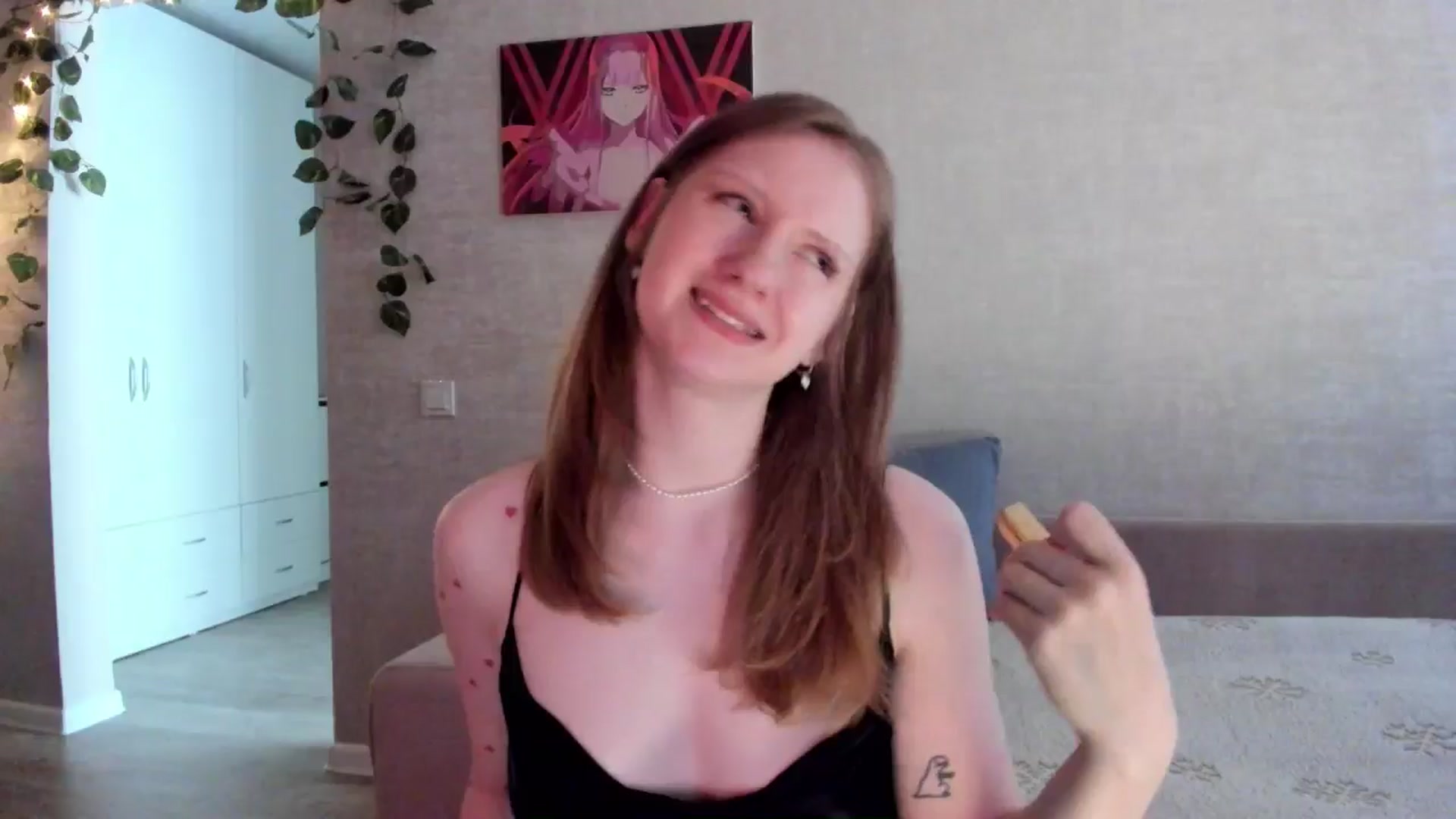 Gallery image thumbnail from girlyAlicey's myfreecams stream on, 05/19/2025, 04:43 image 16 of 20