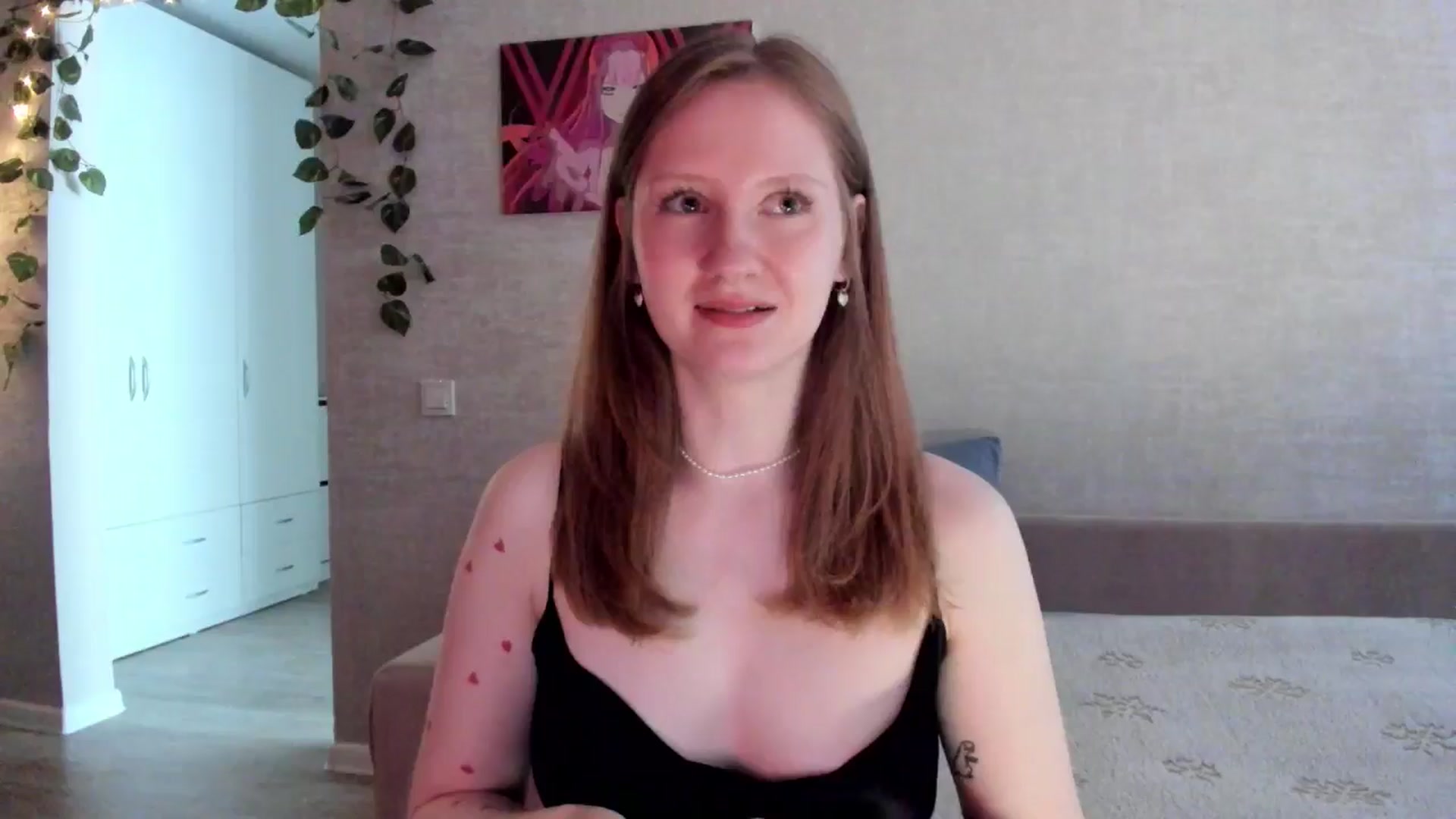 Gallery image thumbnail from girlyAlicey's myfreecams stream on, 05/19/2025, 04:43 image 13 of 20
