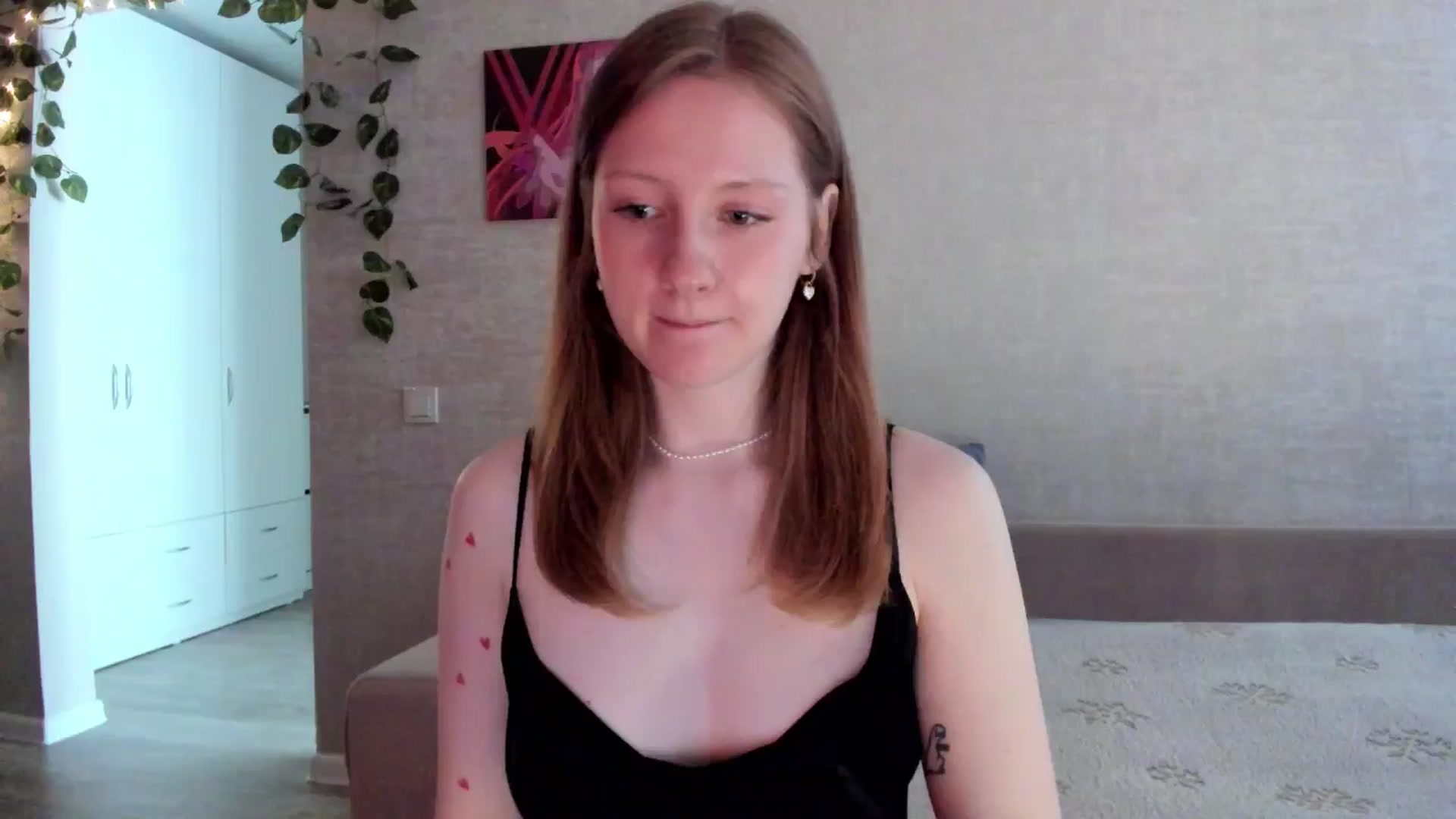 Gallery image thumbnail from girlyAlicey's myfreecams stream on, 05/19/2025, 04:43 image 3 of 20
