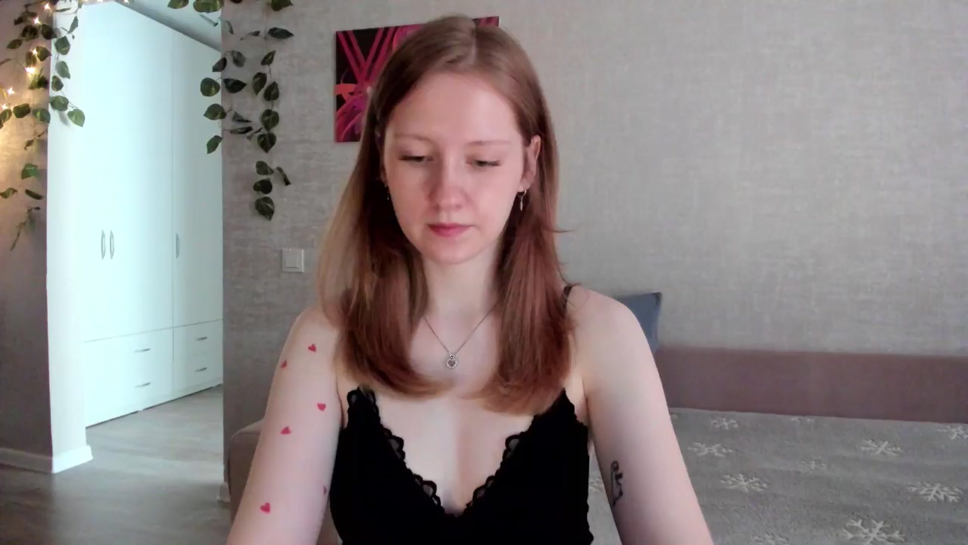 Gallery image thumbnail from girlyAlicey's myfreecams stream on, 05/20/2025, 04:20 image 10 of 20