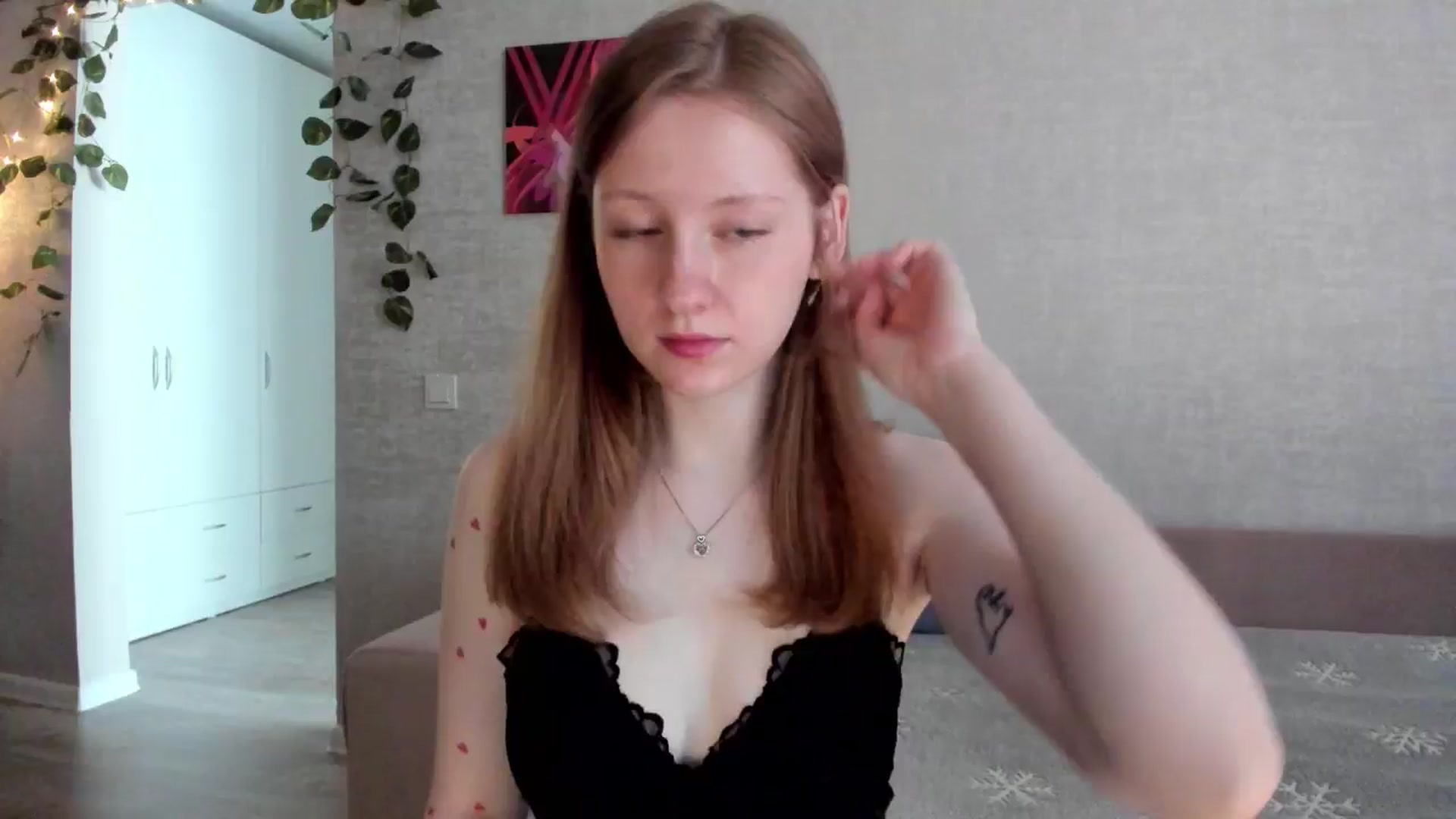 Gallery image thumbnail from girlyAlicey's myfreecams stream on, 05/20/2025, 04:20 image 5 of 20