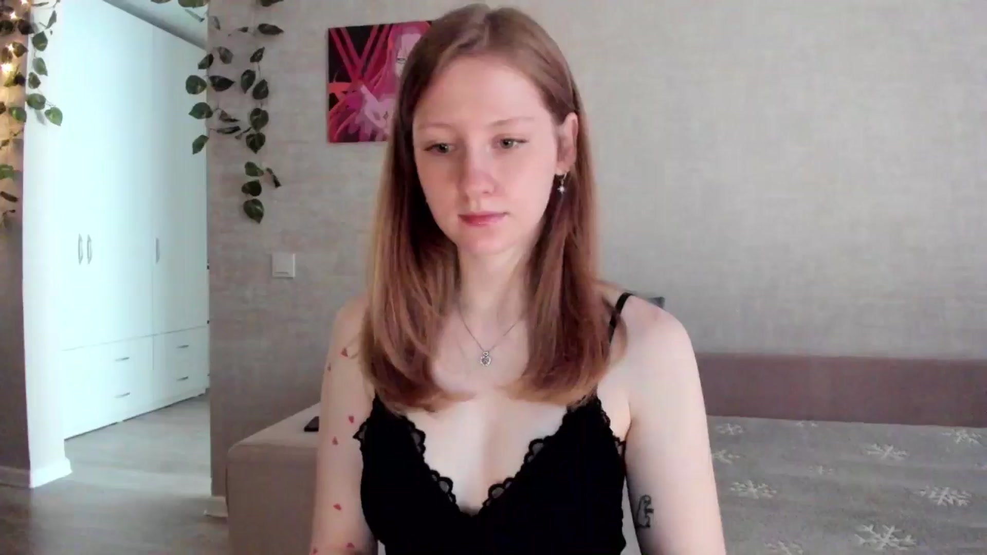 Gallery image thumbnail from girlyAlicey's myfreecams stream on, 05/20/2025, 04:20 image 19 of 20