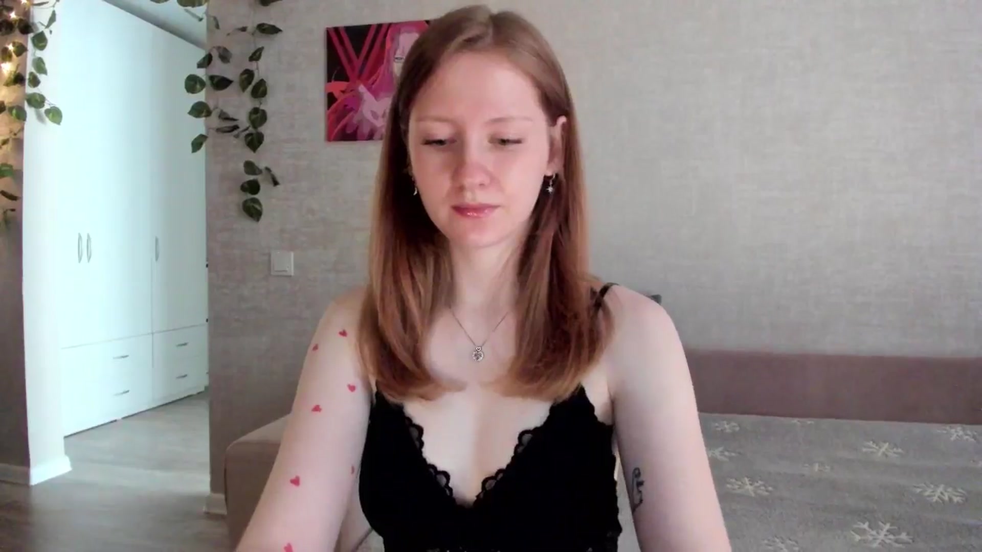 Gallery image thumbnail from girlyAlicey's myfreecams stream on, 05/20/2025, 04:20 image 17 of 20
