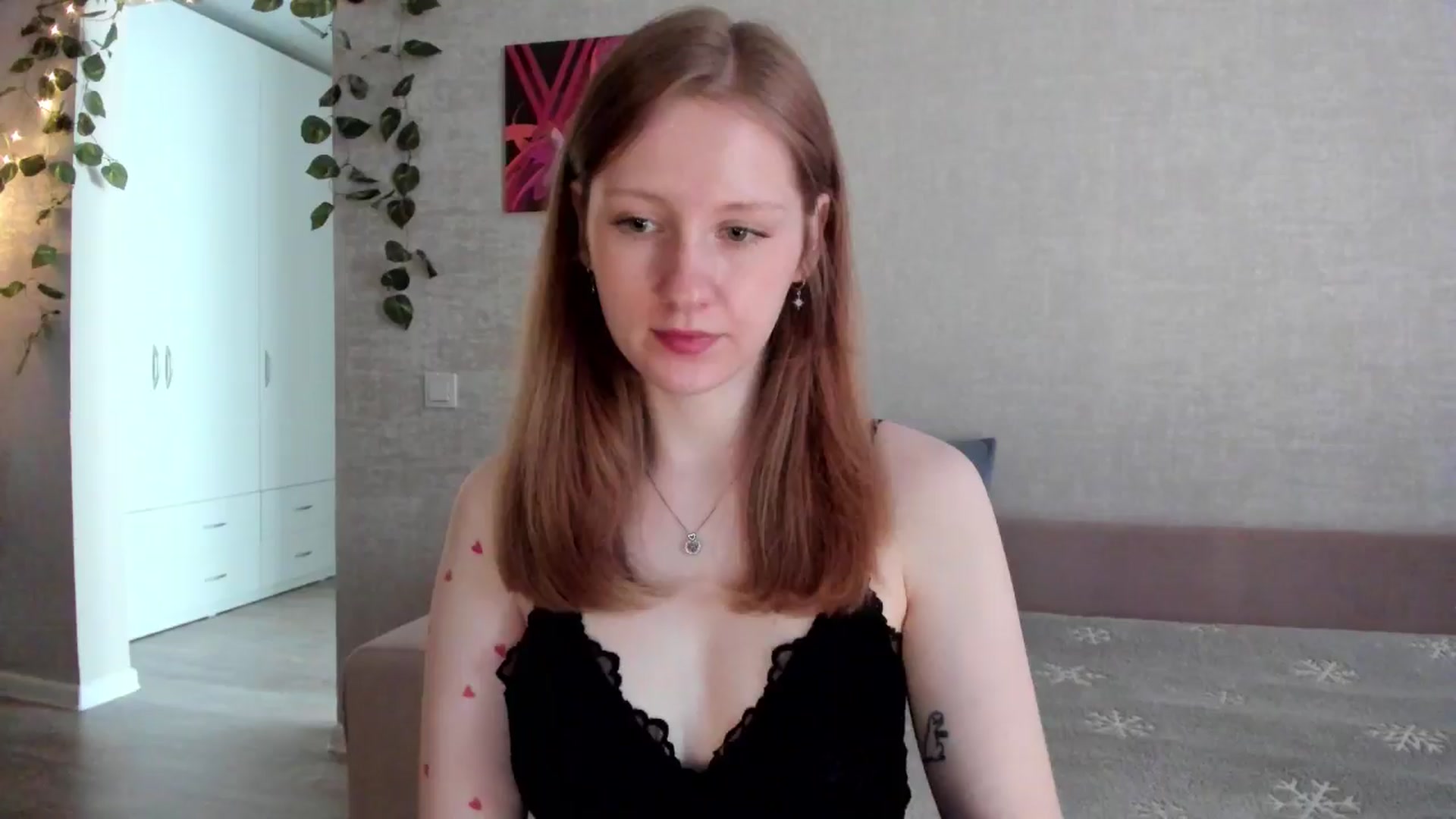 Gallery image thumbnail from girlyAlicey's myfreecams stream on, 05/20/2025, 04:20 image 7 of 20