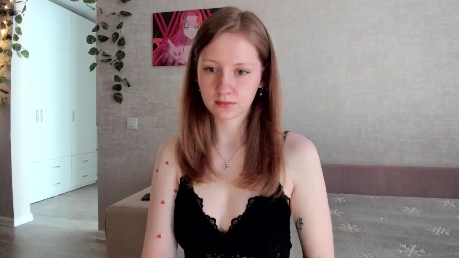 Gallery image thumbnail from girlyAlicey's myfreecams stream on, 05/20/2025, 04:20 image 15 of 20