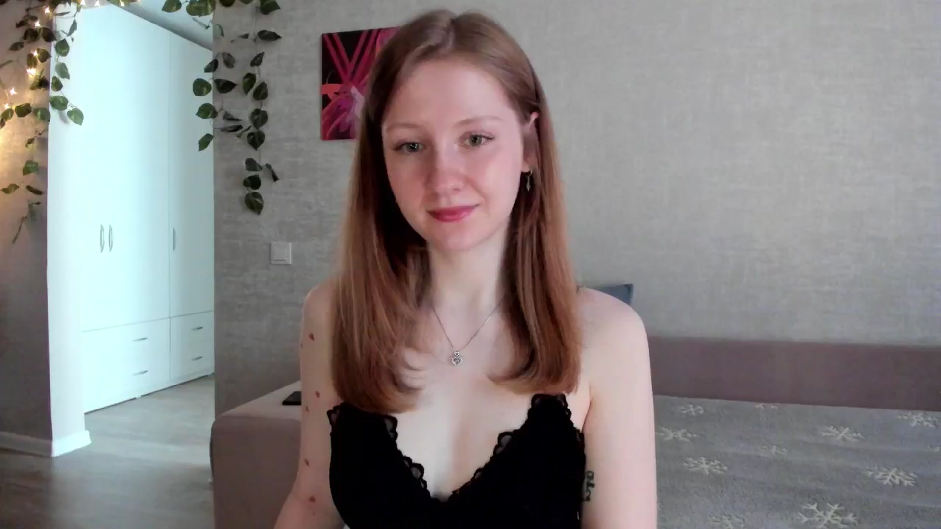 Gallery image thumbnail from girlyAlicey's myfreecams stream on, 05/20/2025, 04:20 image 2 of 20