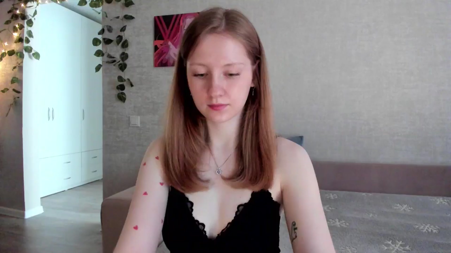 Gallery image thumbnail from girlyAlicey's myfreecams stream on, 05/20/2025, 04:20 image 4 of 20