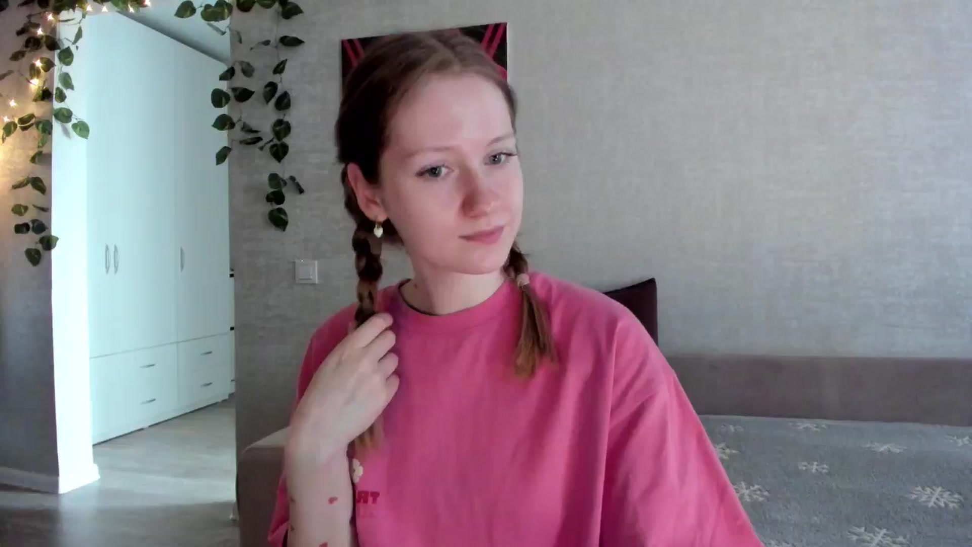 Gallery image thumbnail from girlyAlicey's myfreecams stream on, 05/24/2025, 03:49 image 17 of 20