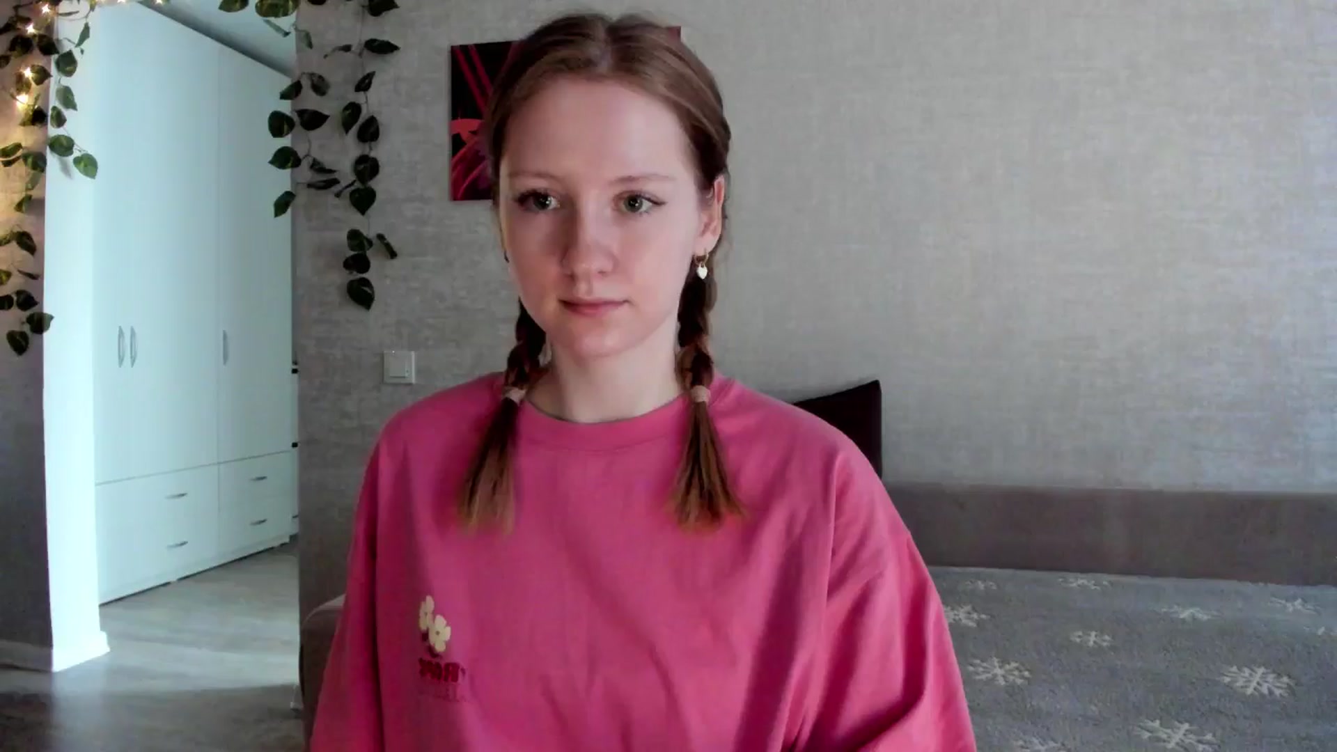 Gallery image thumbnail from girlyAlicey's myfreecams stream on, 05/24/2025, 03:49 image 6 of 20