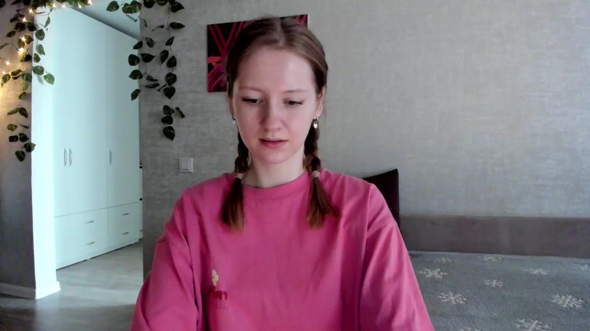 Gallery image thumbnail from girlyAlicey's myfreecams stream on, 05/24/2025, 03:49 image 12 of 20