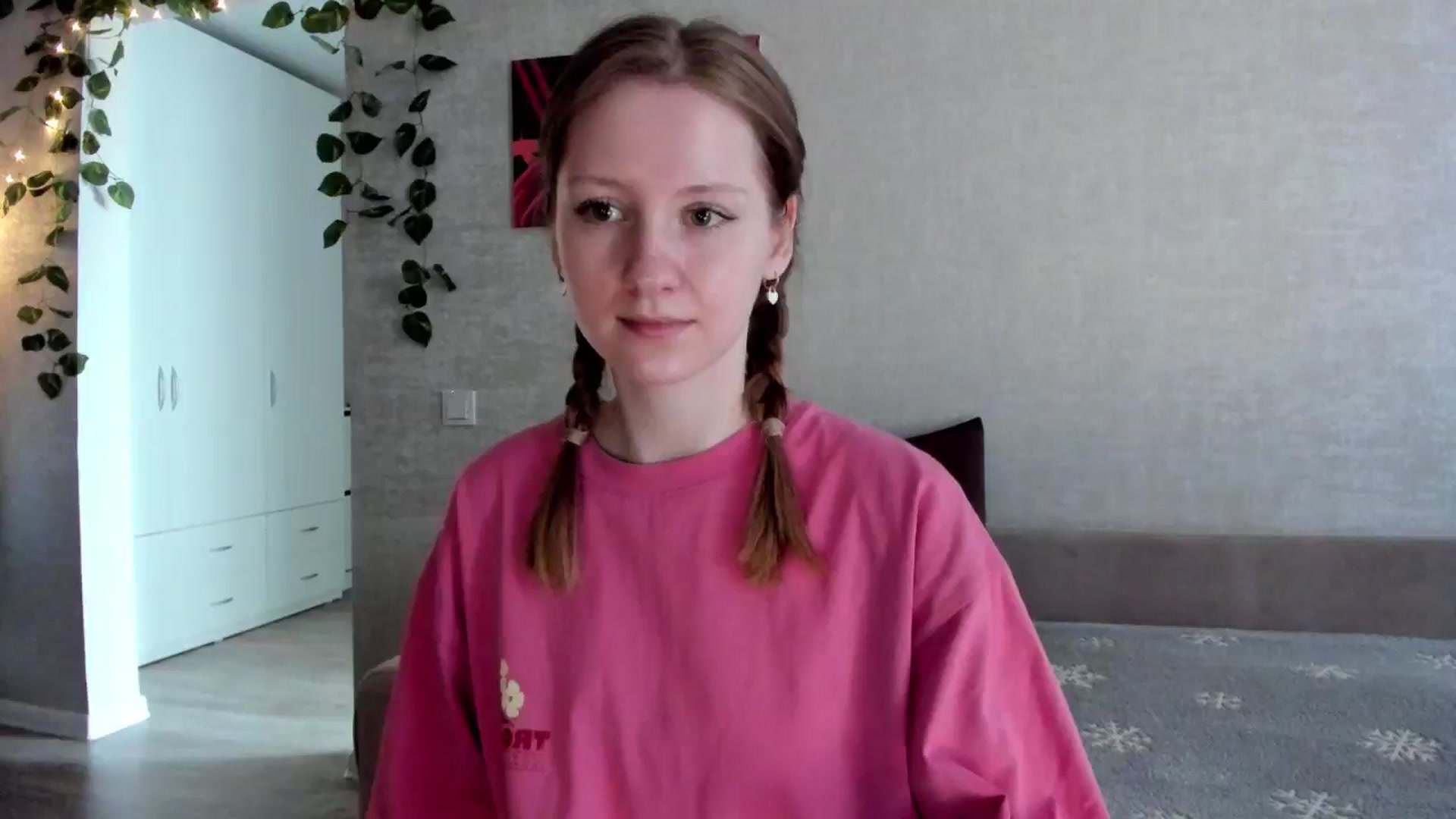Gallery image thumbnail from girlyAlicey's myfreecams stream on, 05/24/2025, 03:49 image 14 of 20