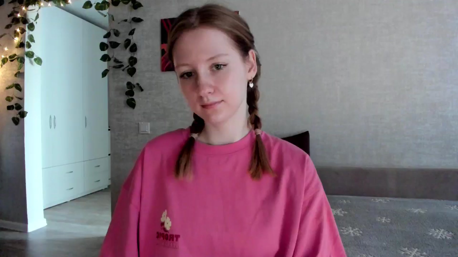 Gallery image thumbnail from girlyAlicey's myfreecams stream on, 05/24/2025, 03:49 image 11 of 20