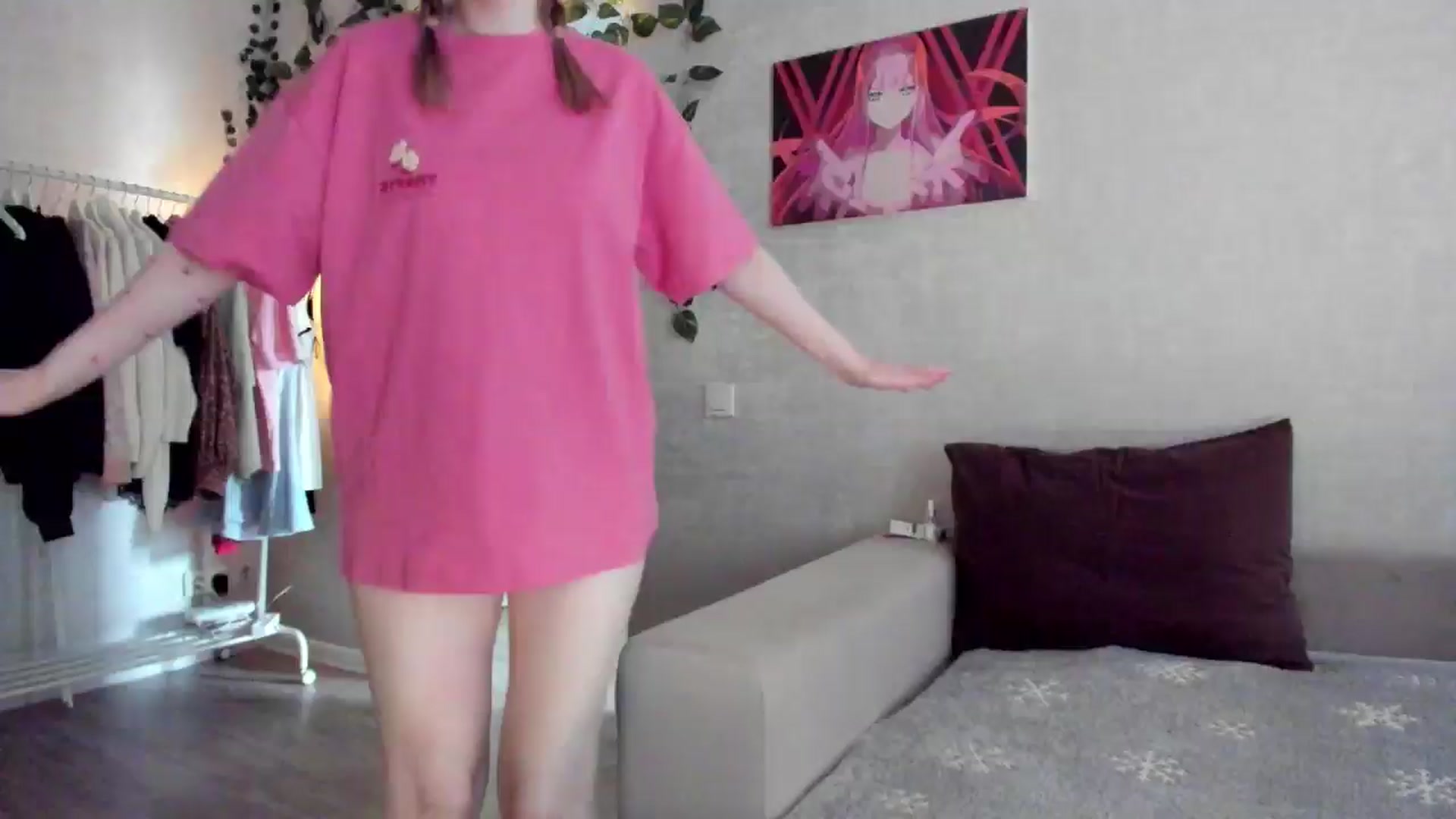 Gallery image thumbnail from girlyAlicey's myfreecams stream on, 05/24/2025, 03:49 image 4 of 20