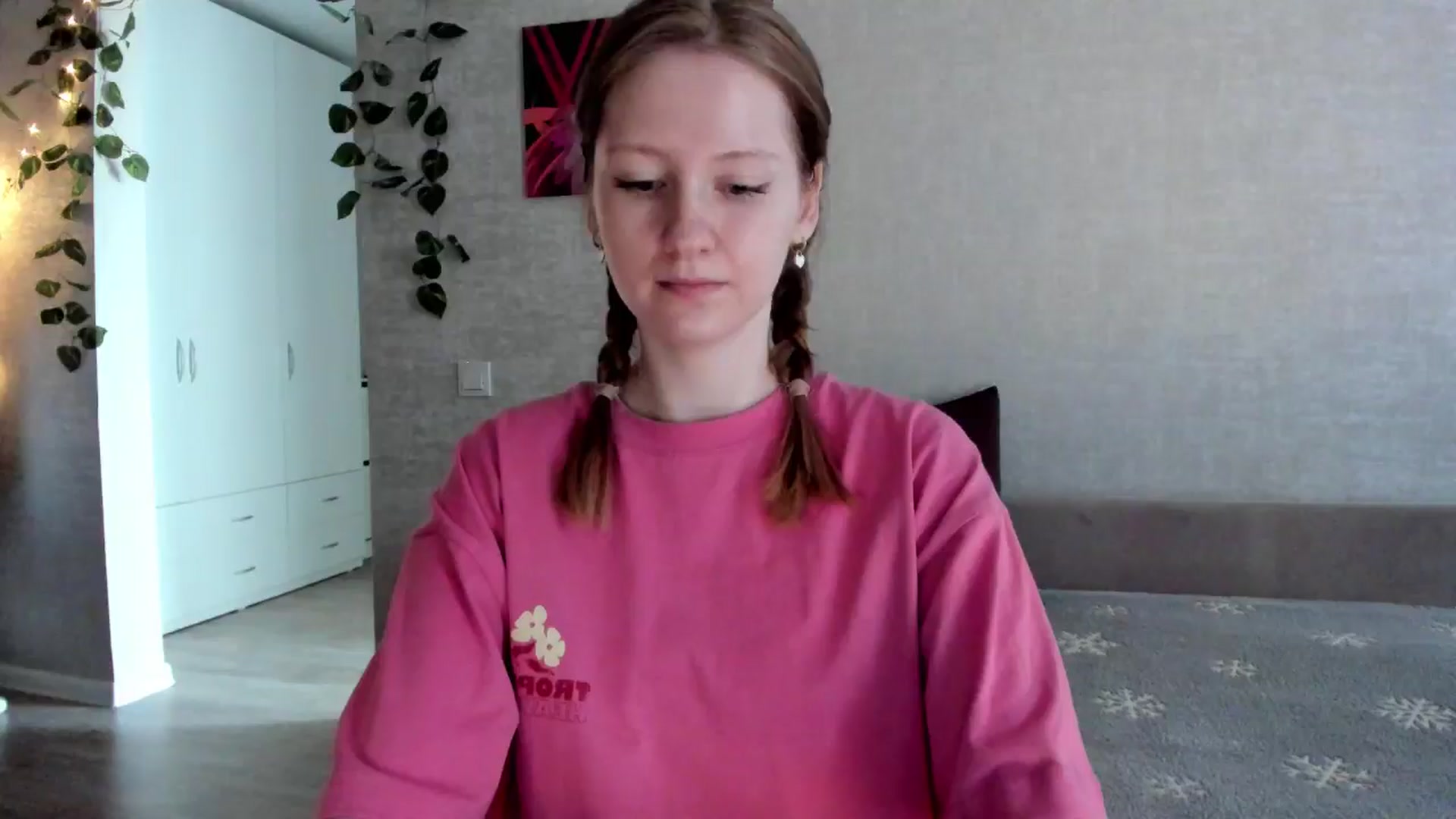 Gallery image thumbnail from girlyAlicey's myfreecams stream on, 05/24/2025, 03:49 image 19 of 20