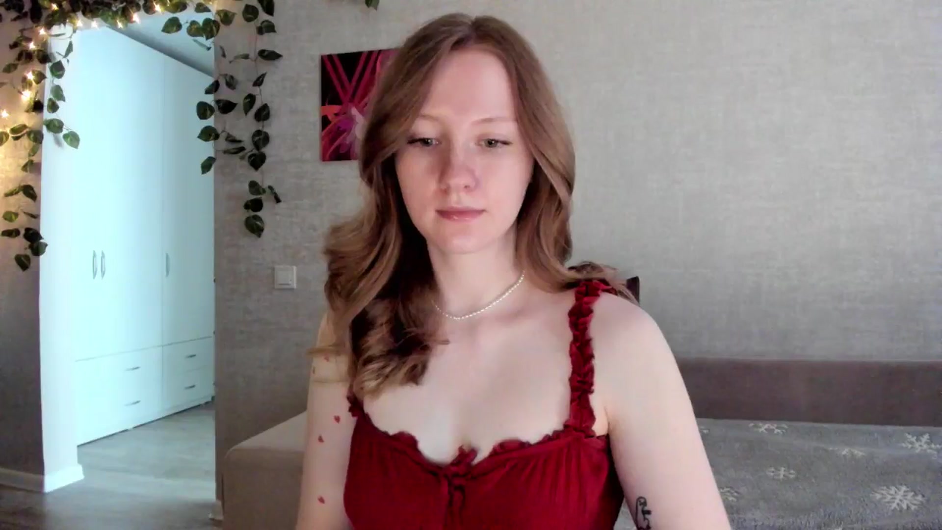 Gallery image thumbnail from girlyAlicey's myfreecams stream on, 05/25/2025, 05:04 image 4 of 20
