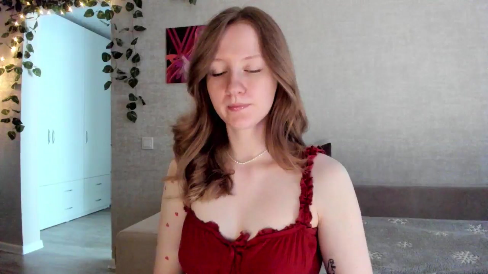 Gallery image thumbnail from girlyAlicey's myfreecams stream on, 05/25/2025, 05:04 image 9 of 20