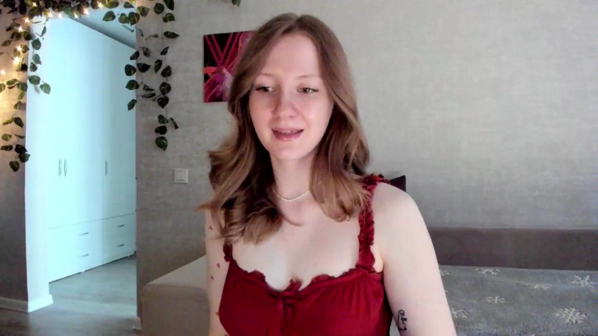 Gallery image thumbnail from girlyAlicey's myfreecams stream on, 05/25/2025, 05:04 image 11 of 20