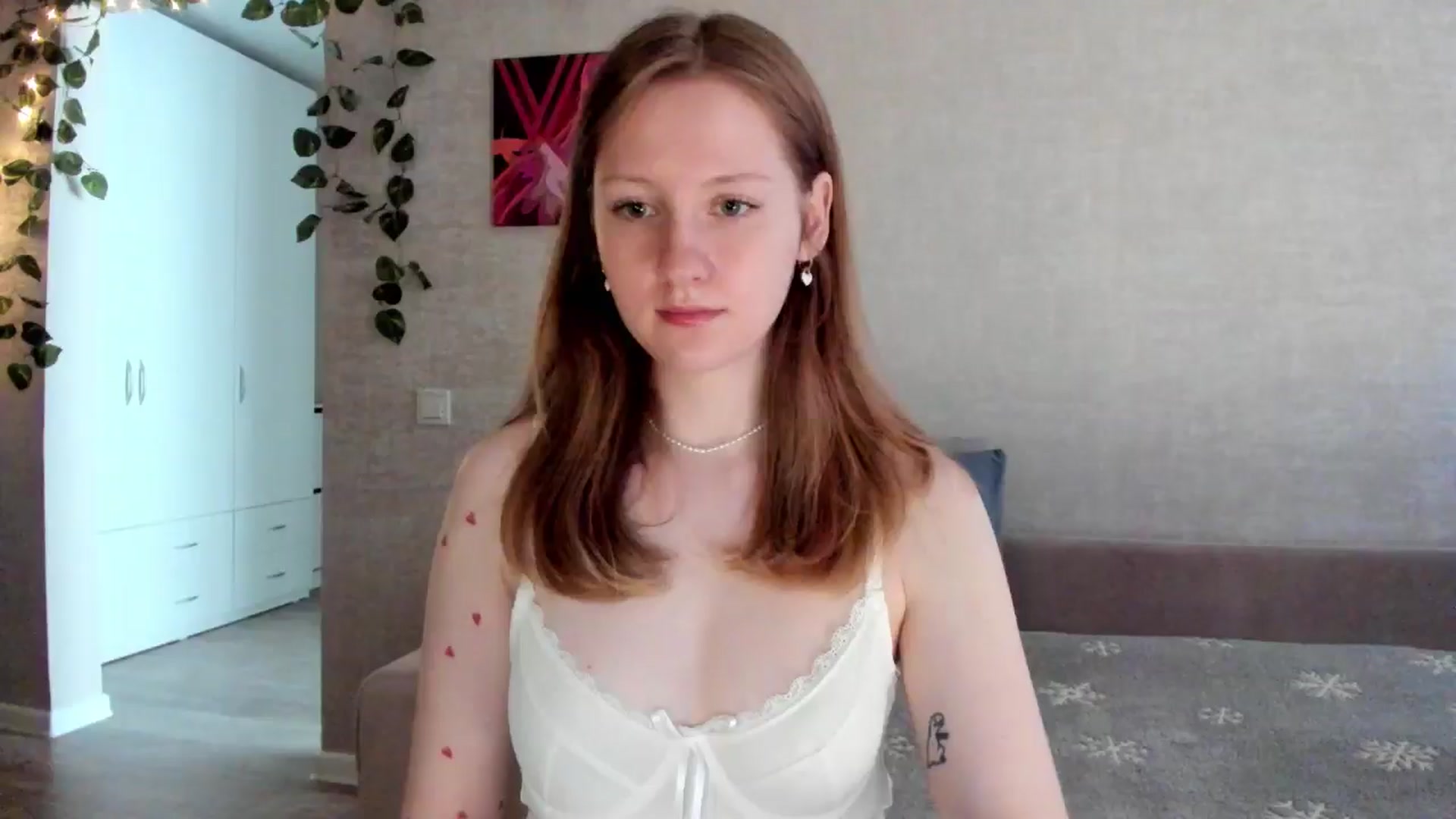 Gallery image thumbnail from girlyAlicey's myfreecams stream on, 05/30/2025, 05:32 image 16 of 20
