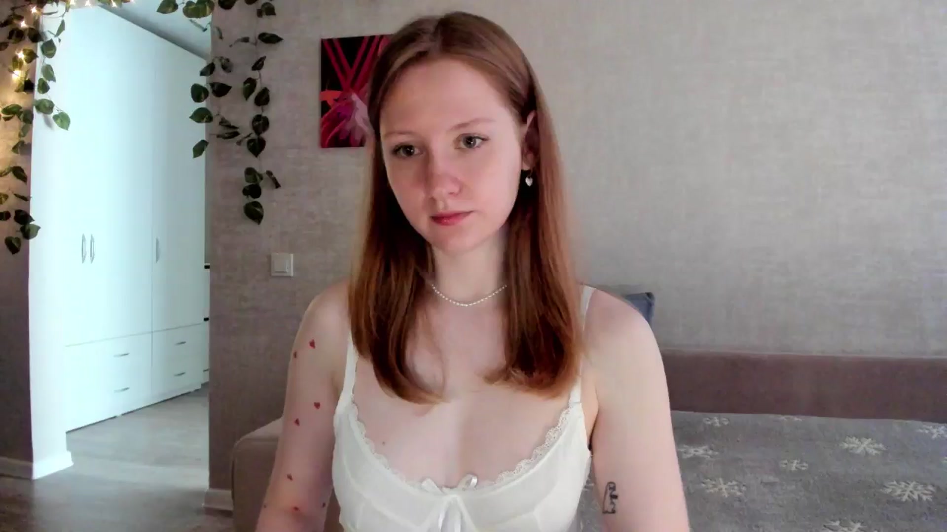 Gallery image thumbnail from girlyAlicey's myfreecams stream on, 05/30/2025, 05:32 image 6 of 20