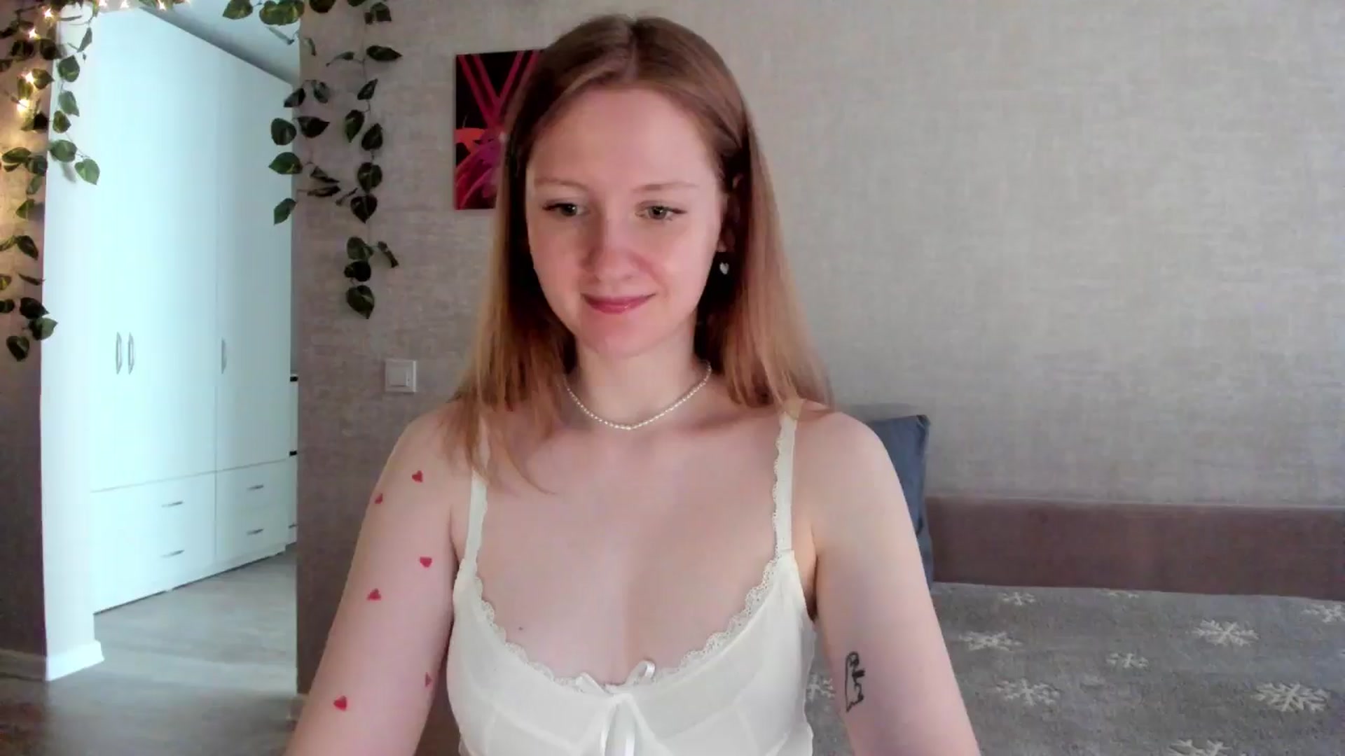 Gallery image thumbnail from girlyAlicey's myfreecams stream on, 05/30/2025, 05:32 image 3 of 20