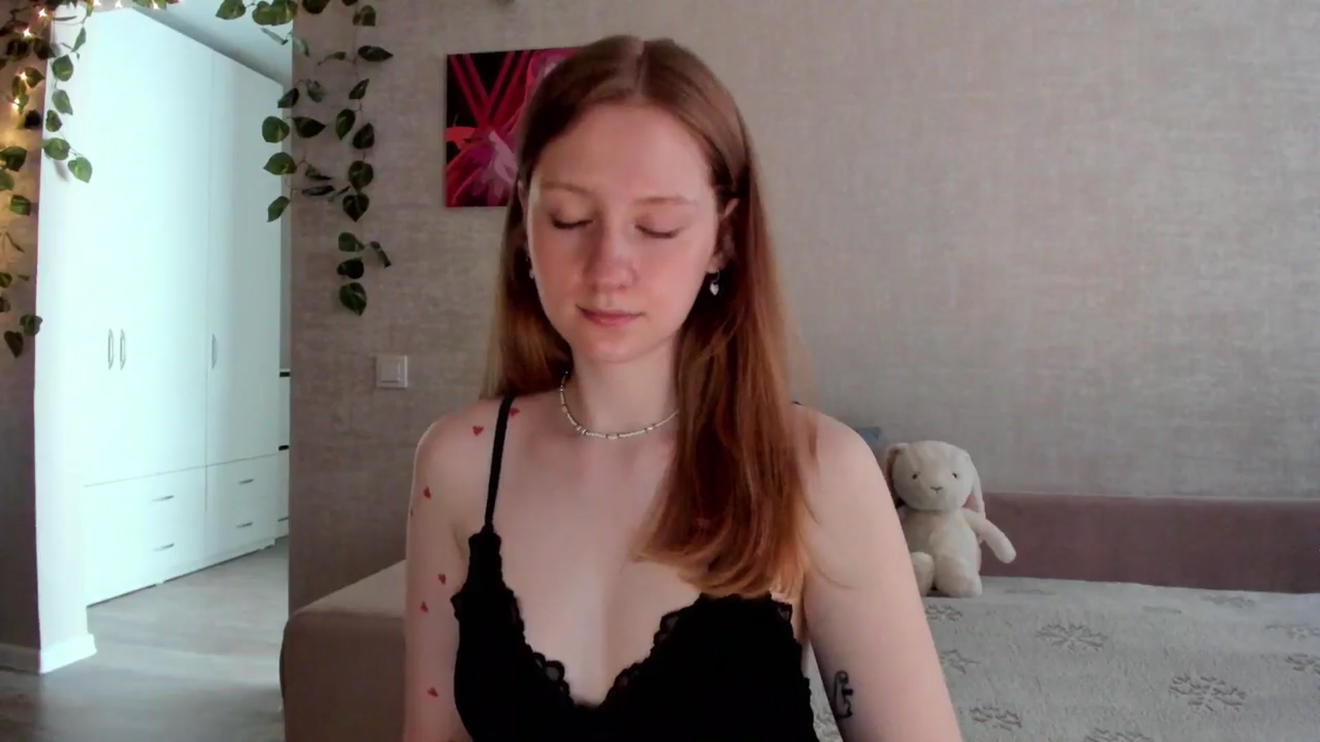 Gallery image thumbnail from girlyAlicey's myfreecams stream on, 06/12/2025, 03:43 image 13 of 20