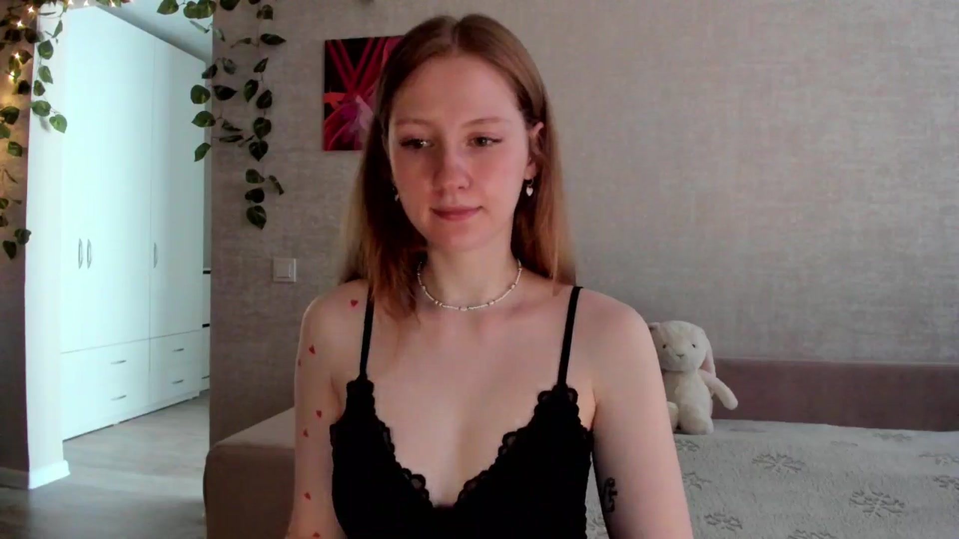 Gallery image thumbnail from girlyAlicey's myfreecams stream on, 06/12/2025, 03:43 image 16 of 20
