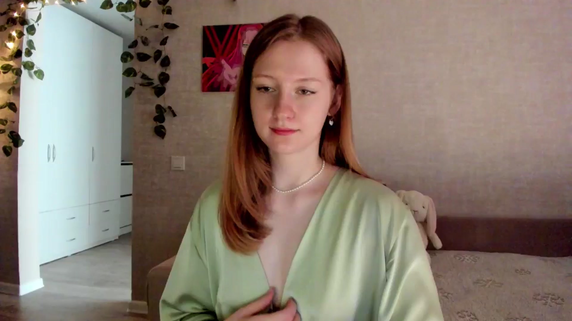 Gallery image thumbnail from girlyAlicey's myfreecams stream on, 06/20/2025, 04:06 image 19 of 20
