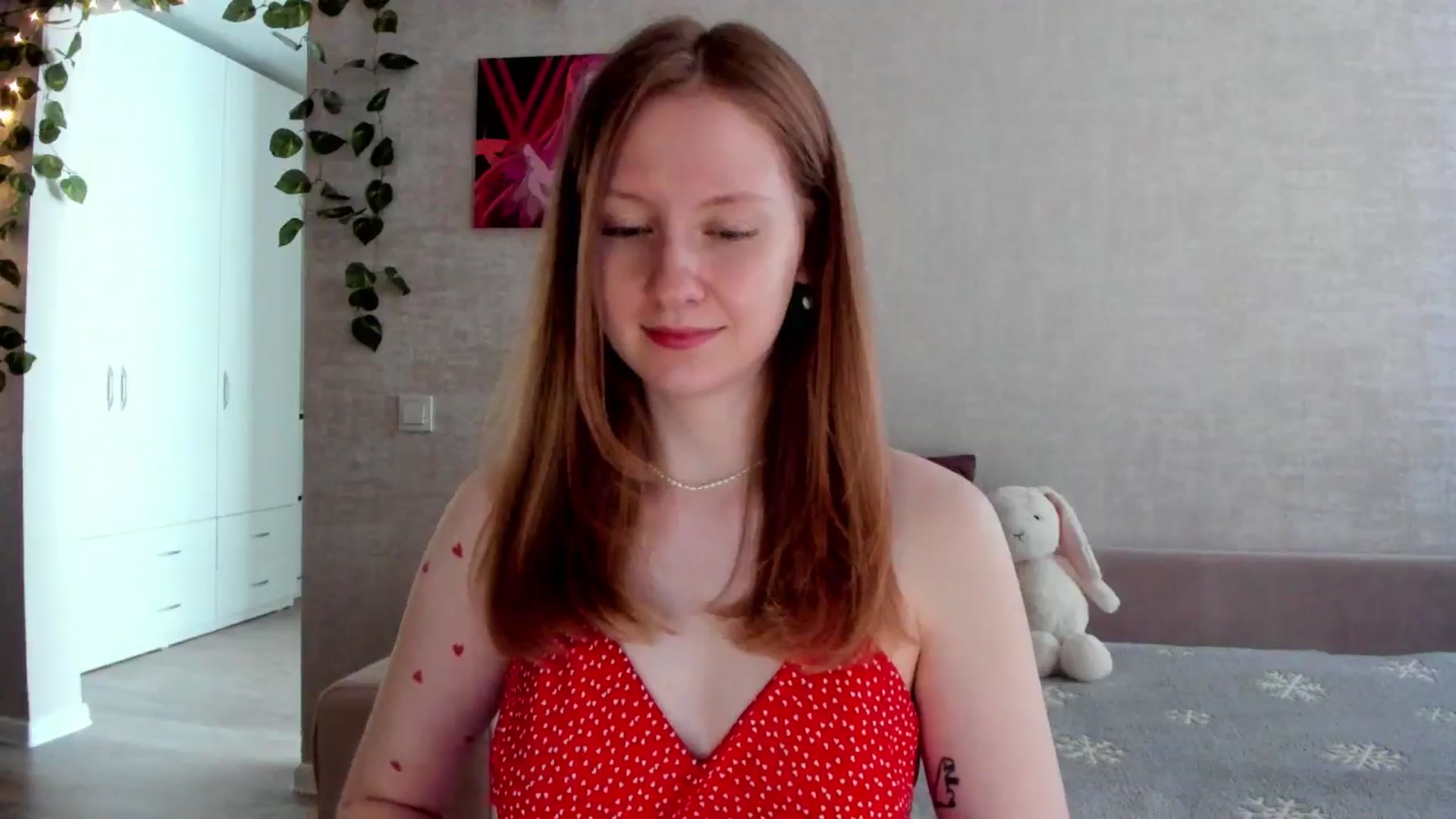 Gallery image thumbnail from girlyAlicey's myfreecams stream on, 06/22/2025, 03:54 image 14 of 20