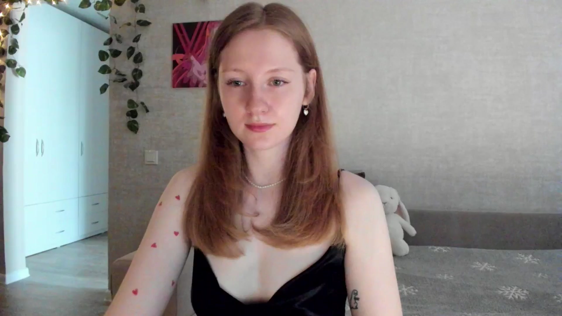 Gallery image thumbnail from girlyAlicey's myfreecams stream on, 06/24/2025, 03:12 image 3 of 20