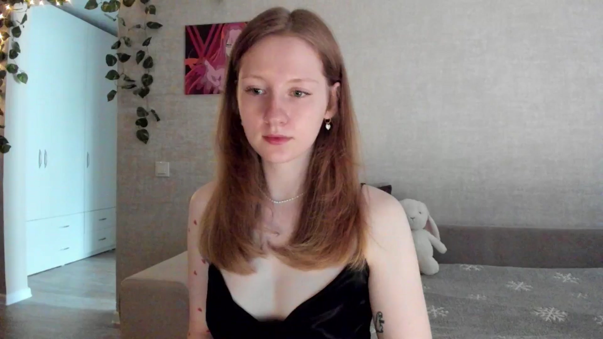 Gallery image thumbnail from girlyAlicey's myfreecams stream on, 06/24/2025, 03:12 image 1 of 20