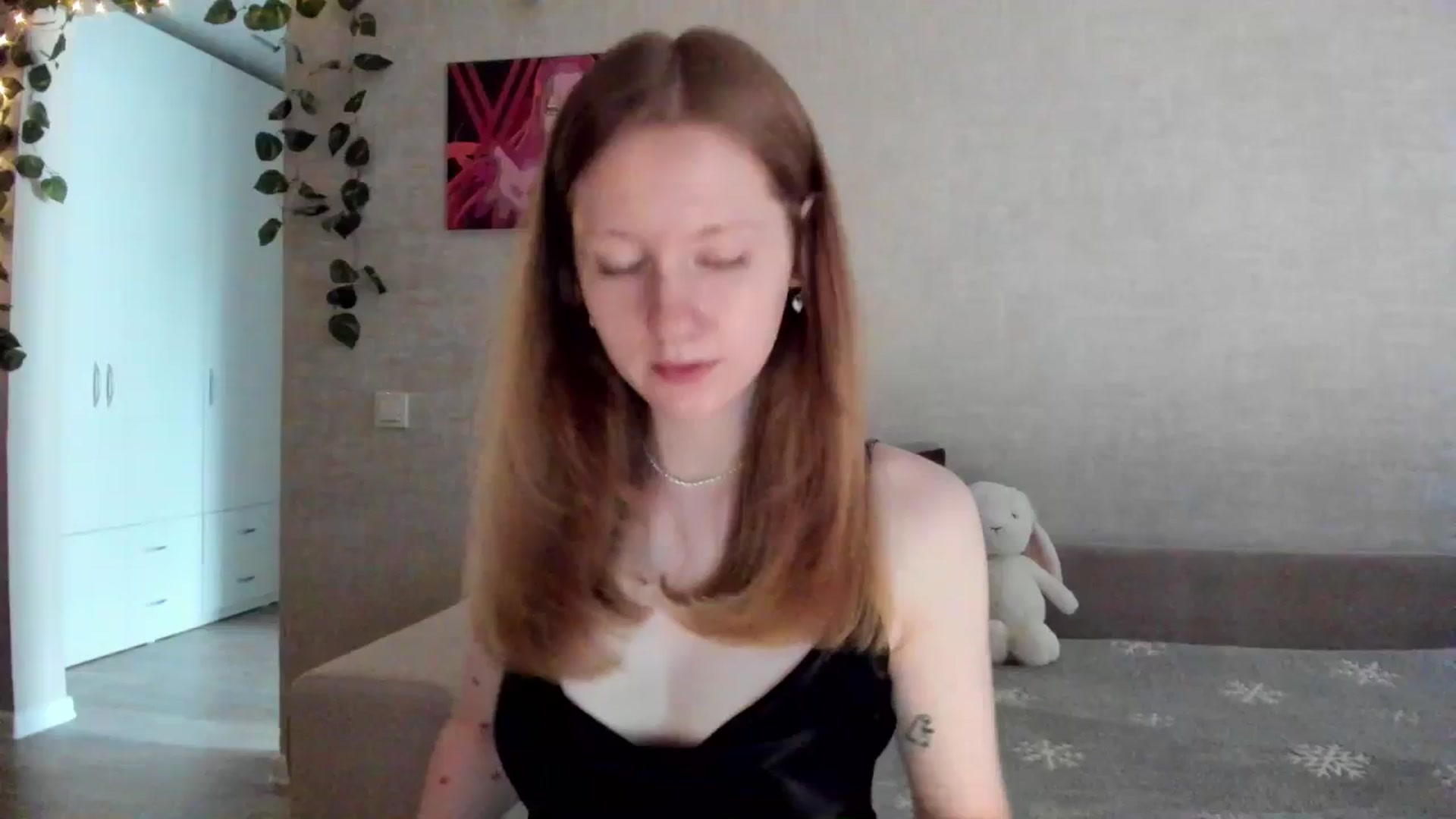 Gallery image thumbnail from girlyAlicey's myfreecams stream on, 06/24/2025, 03:12 image 8 of 20