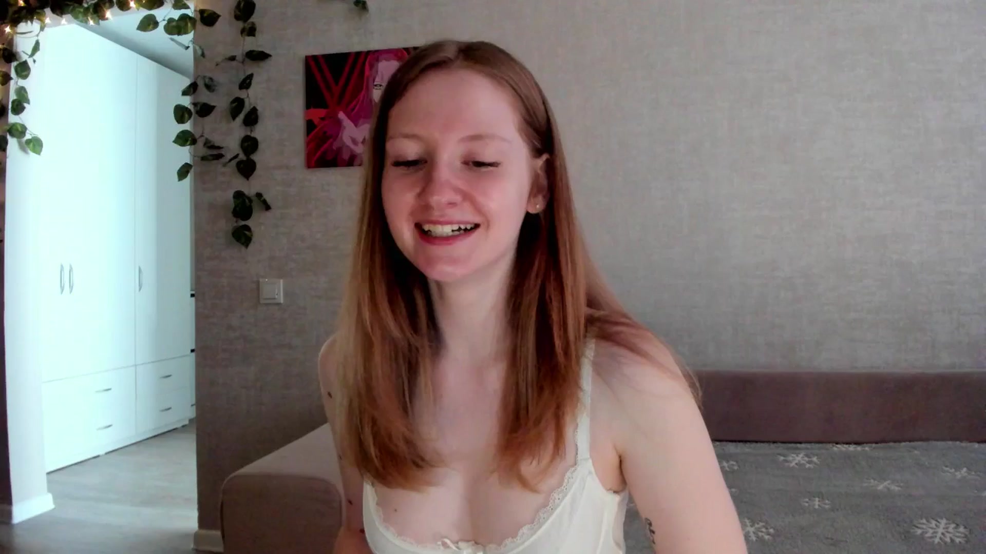 Gallery image thumbnail from girlyAlicey's myfreecams stream on, 06/27/2025, 03:41 image 12 of 20