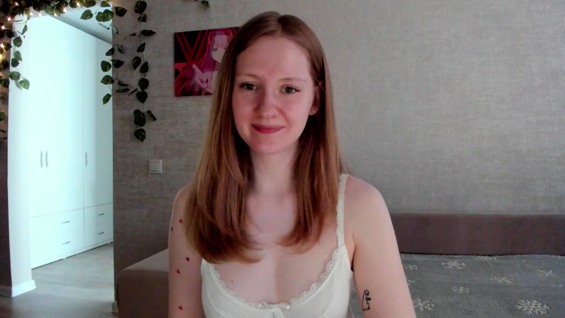 Gallery image thumbnail from girlyAlicey's myfreecams stream on, 06/27/2025, 03:41 image 4 of 20