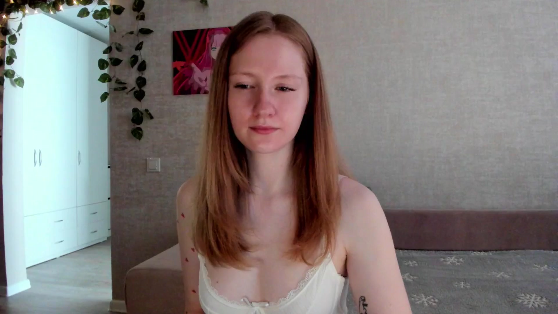 Gallery image thumbnail from girlyAlicey's myfreecams stream on, 06/27/2025, 03:41 image 16 of 20