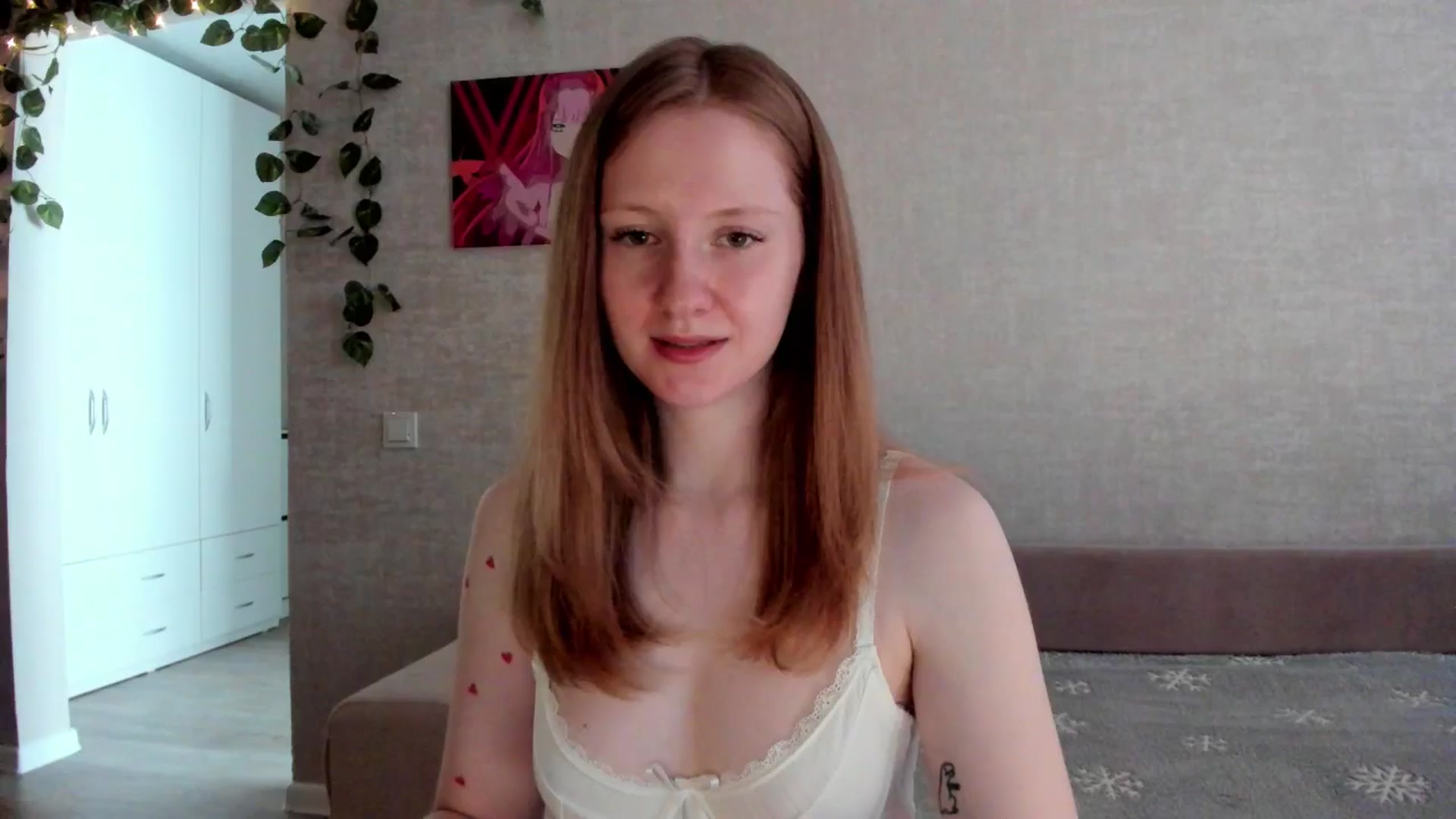 Gallery image thumbnail from girlyAlicey's myfreecams stream on, 06/27/2025, 03:41 image 17 of 20