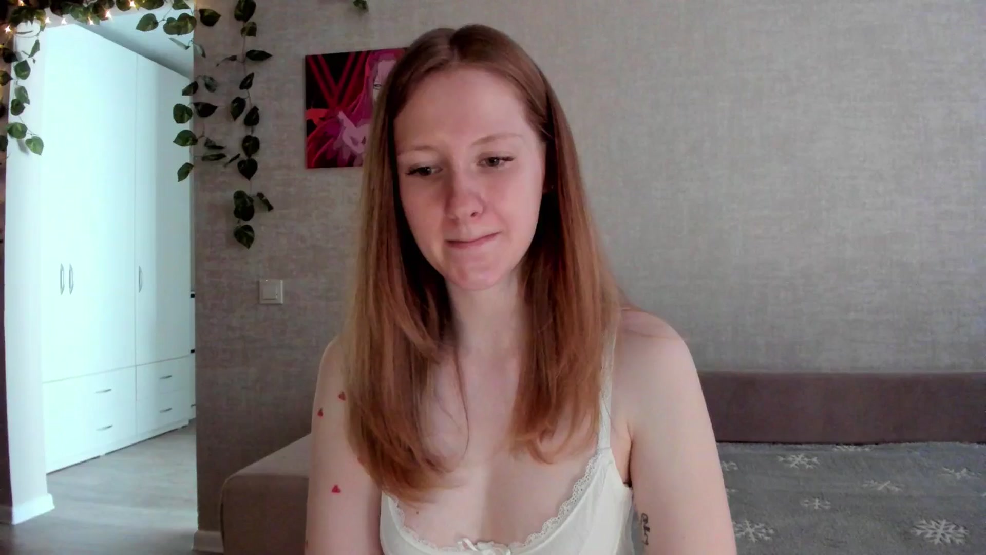 Gallery image thumbnail from girlyAlicey's myfreecams stream on, 06/27/2025, 03:41 image 10 of 20
