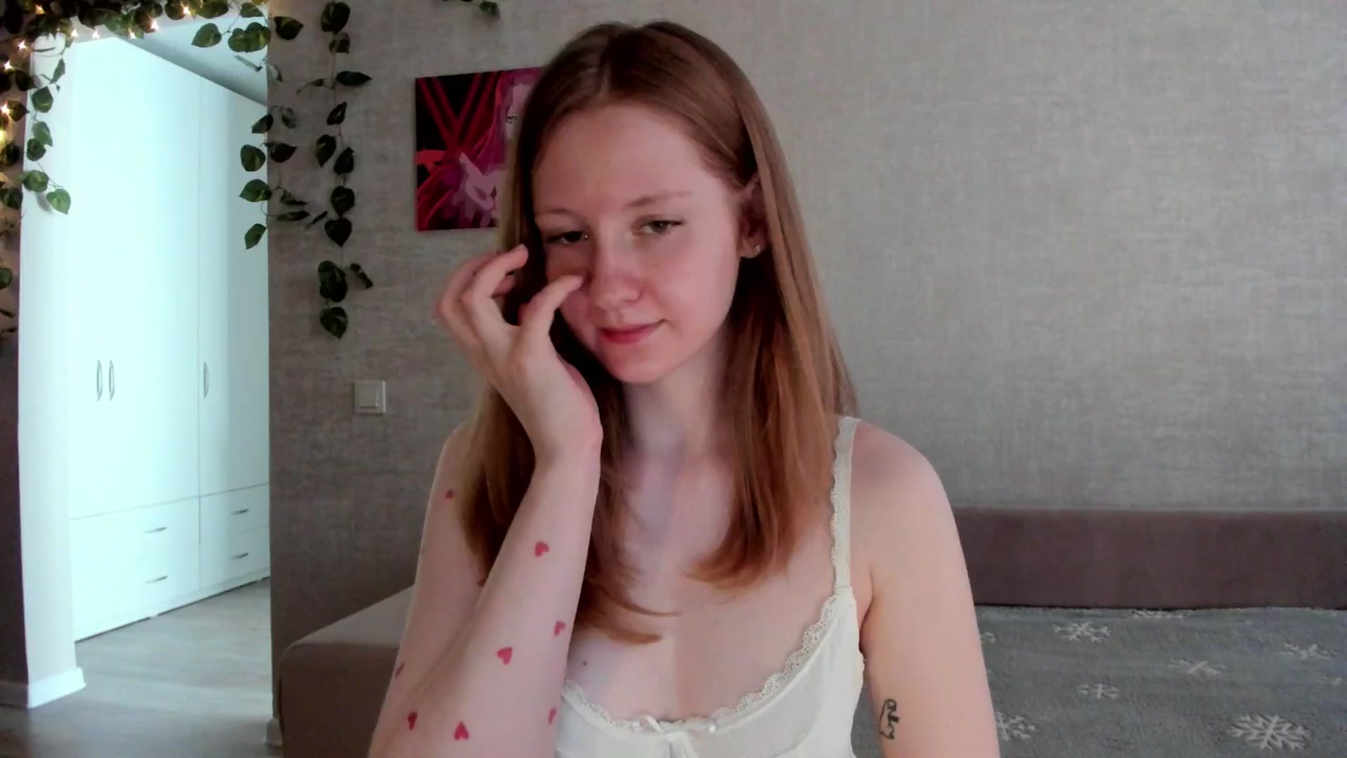 Gallery image thumbnail from girlyAlicey's myfreecams stream on, 06/27/2025, 03:41 image 2 of 20