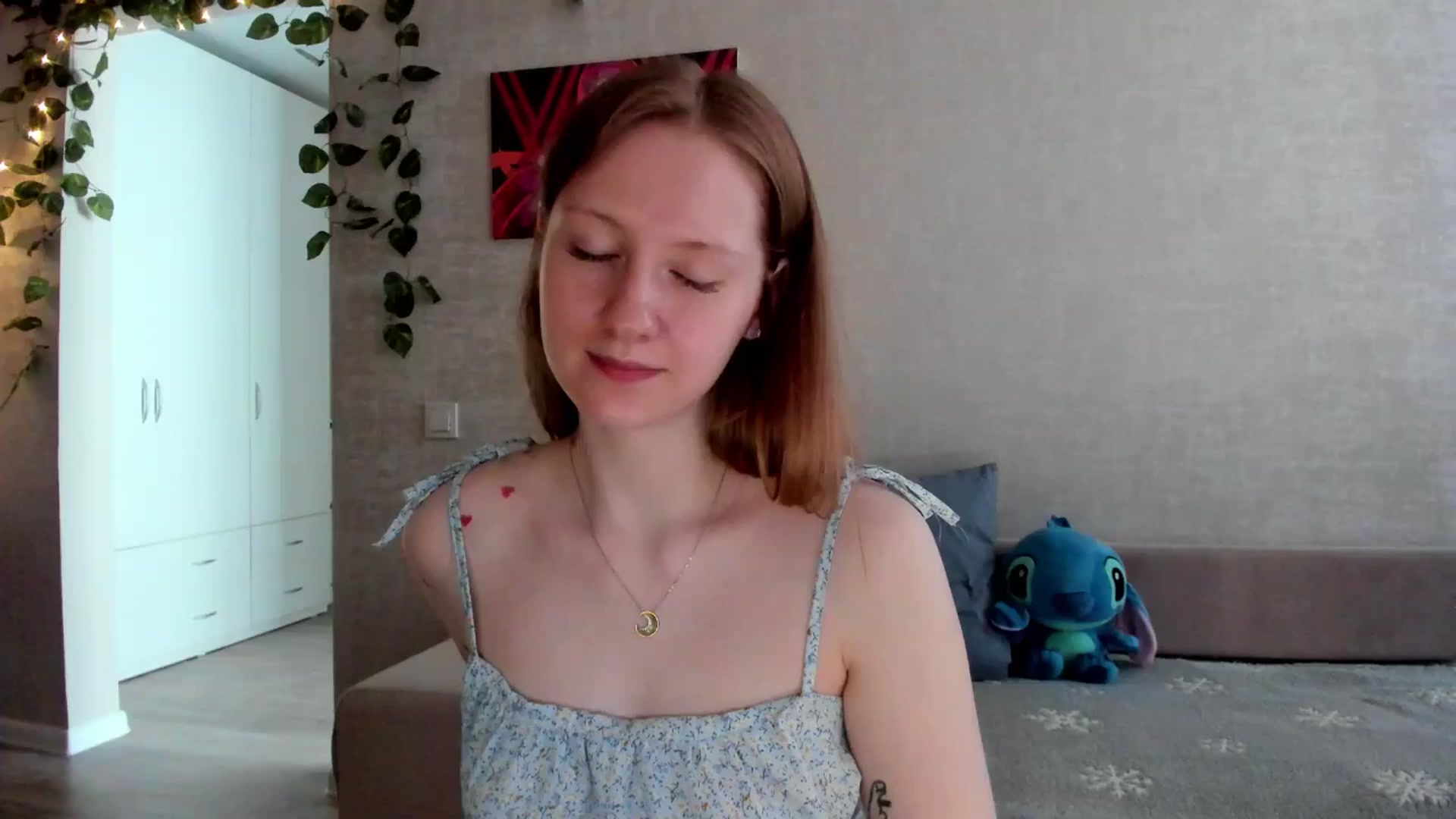 Gallery image thumbnail from girlyAlicey's myfreecams stream on, 06/28/2025, 04:04 image 17 of 20
